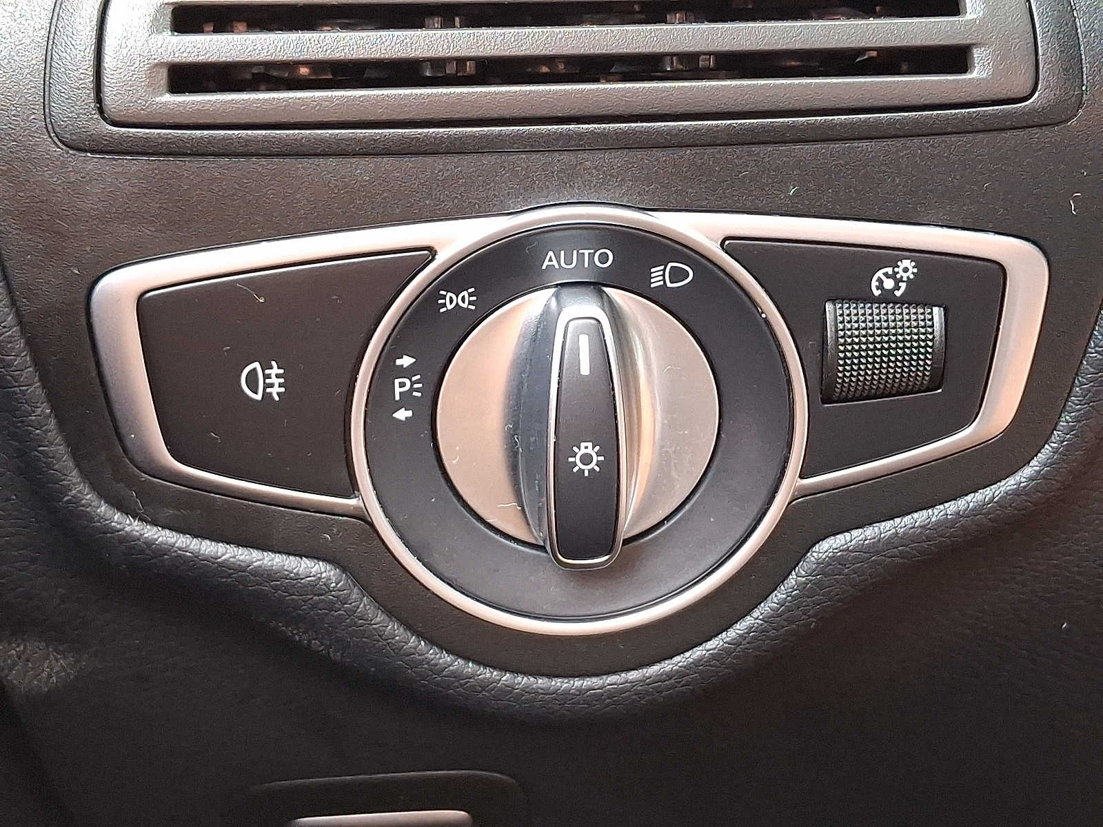 Thumbnail: 2022 Mercedes-Benz GLC - 21