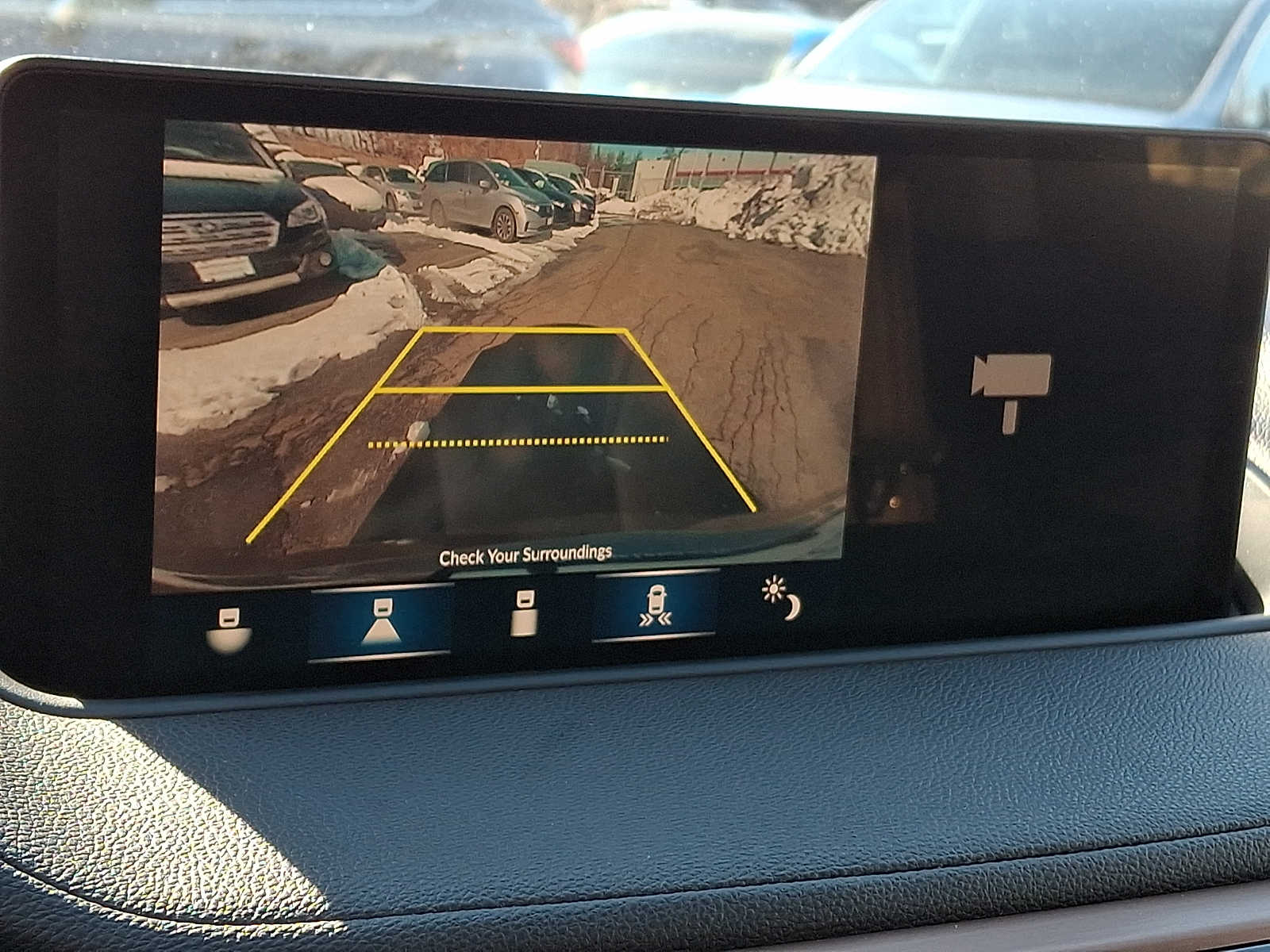 Thumbnail: 2022 Acura MDX - 17