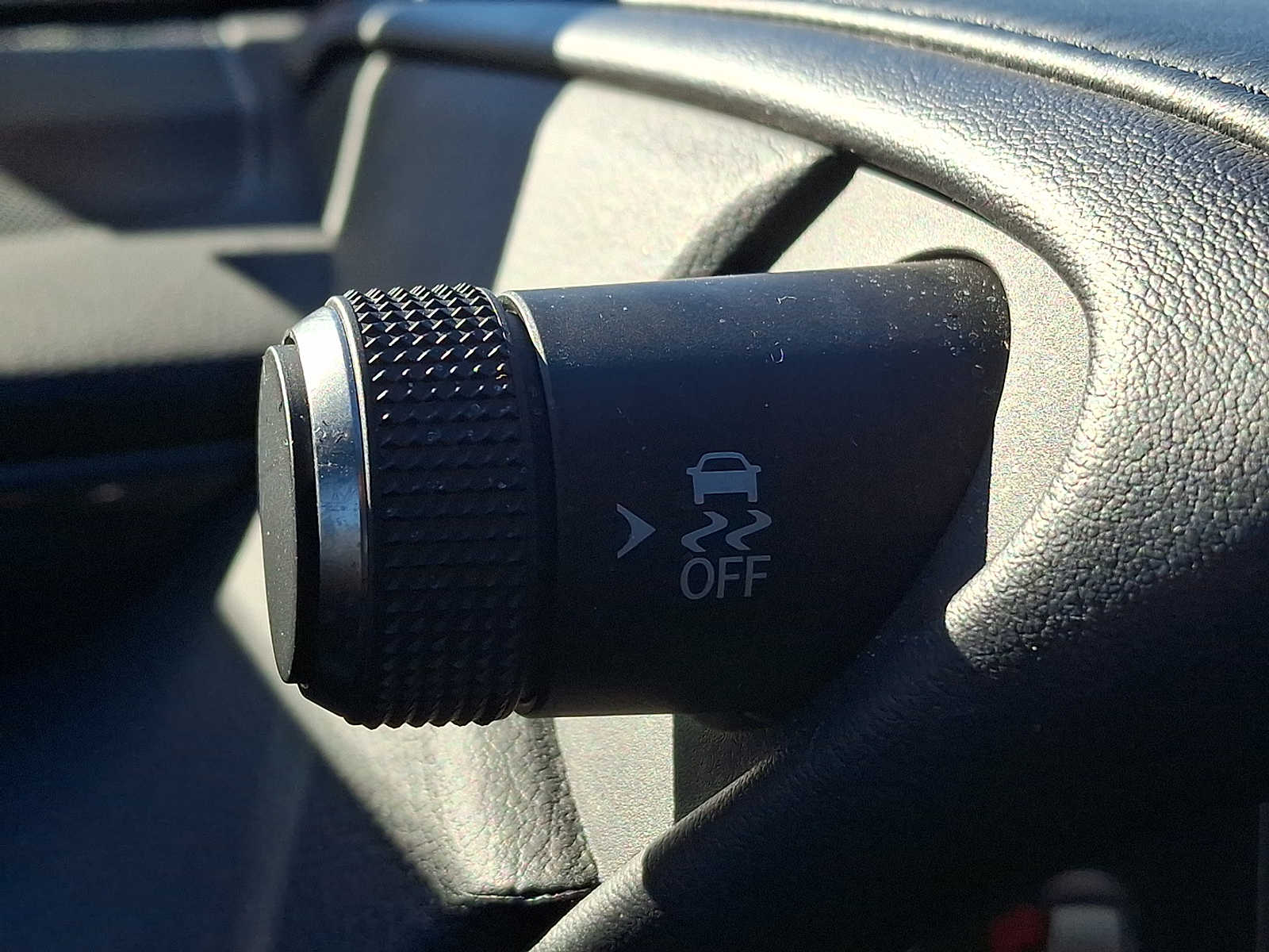 Thumbnail: 2020 Lexus ES - 25