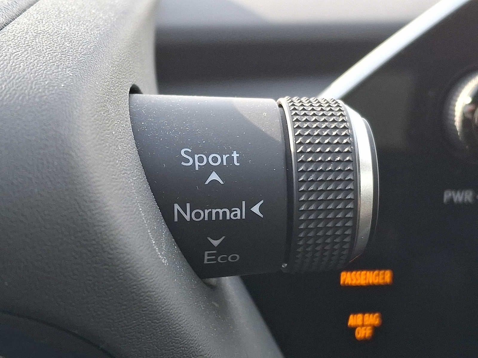 Thumbnail: 2023 Lexus UX - 24