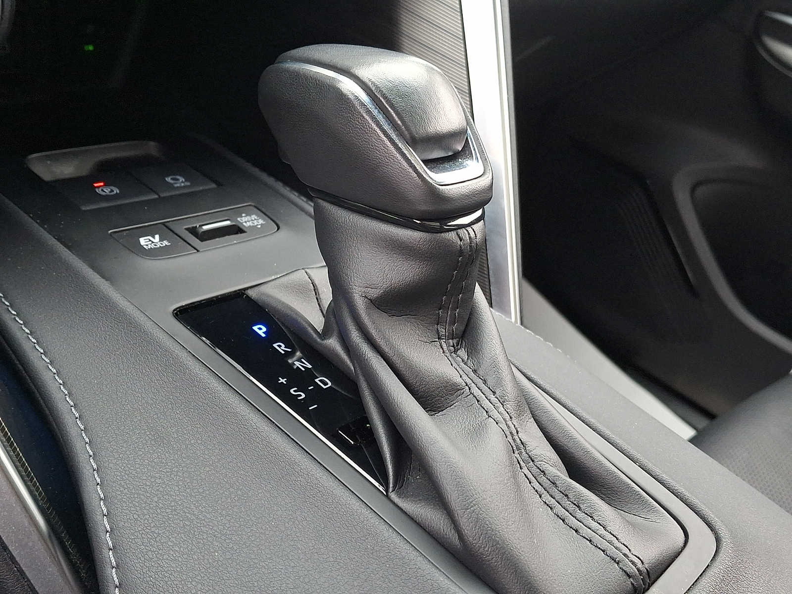 Thumbnail: 2023 Toyota Venza - 14