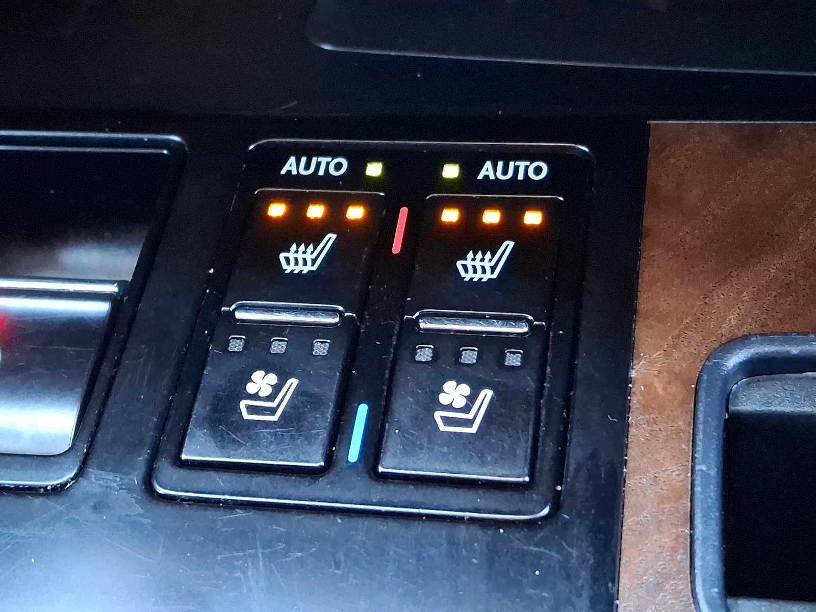 Thumbnail: 2022 Lexus RX - 22