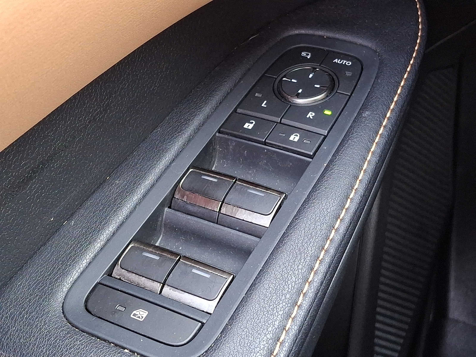 Thumbnail: 2023 Lexus RX - 22