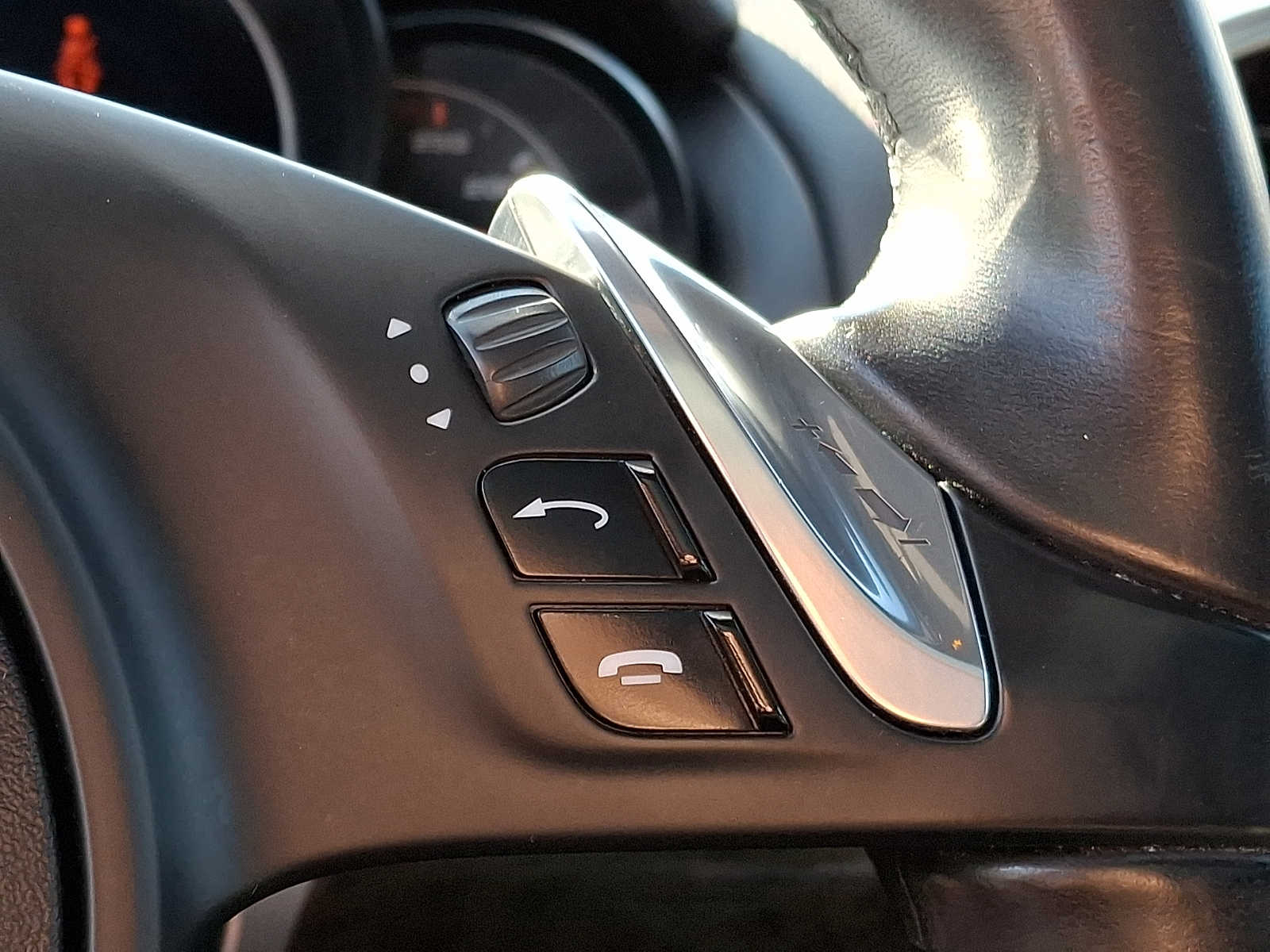 Thumbnail: 2012 Porsche Cayenne - 20
