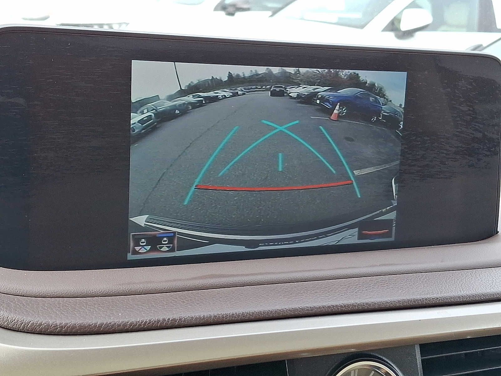 Thumbnail: 2020 Lexus RX - 17