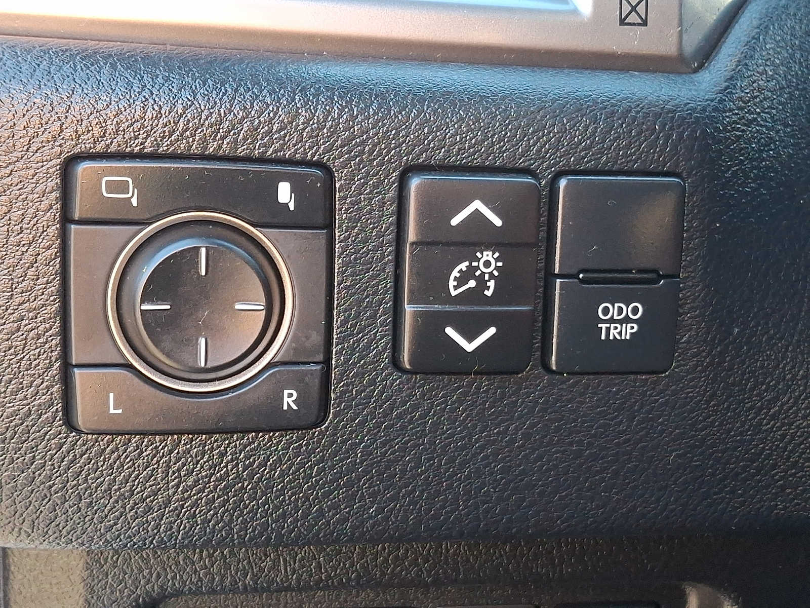 Thumbnail: 2023 Lexus GX - 24