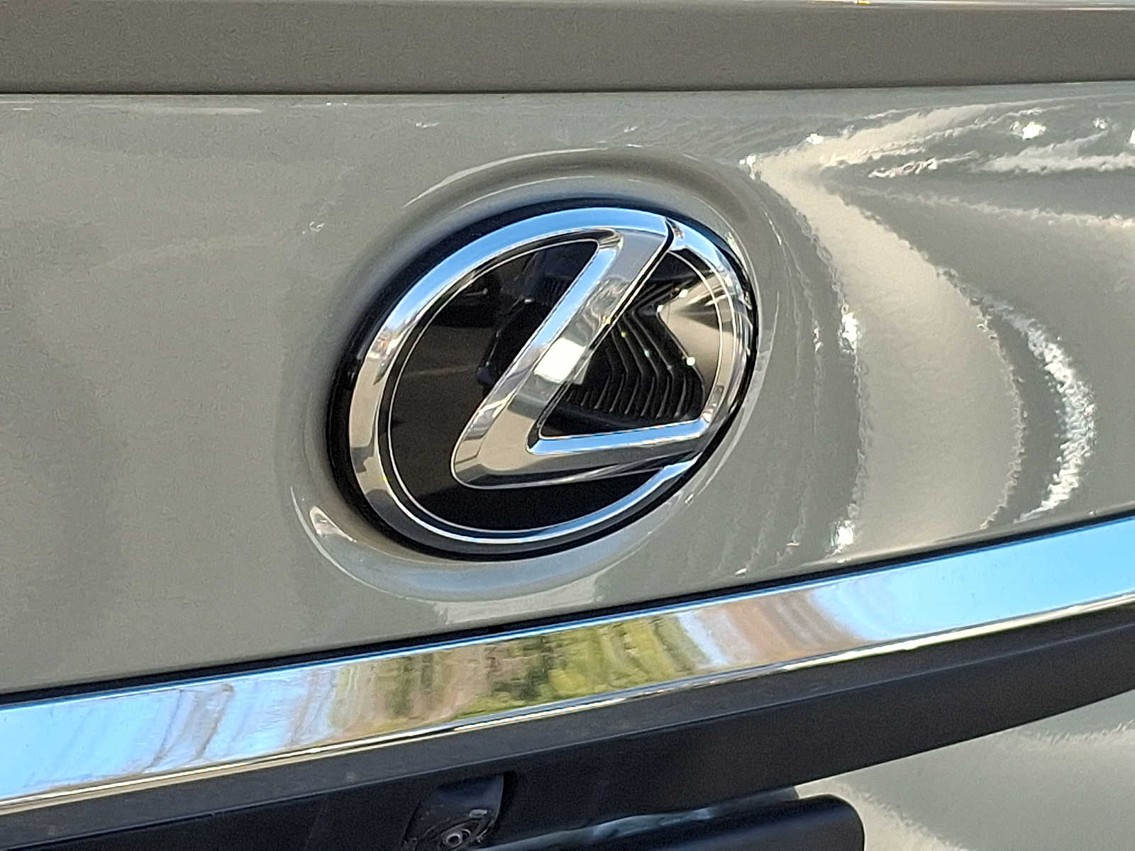 Thumbnail: 2025 Lexus ES - 29