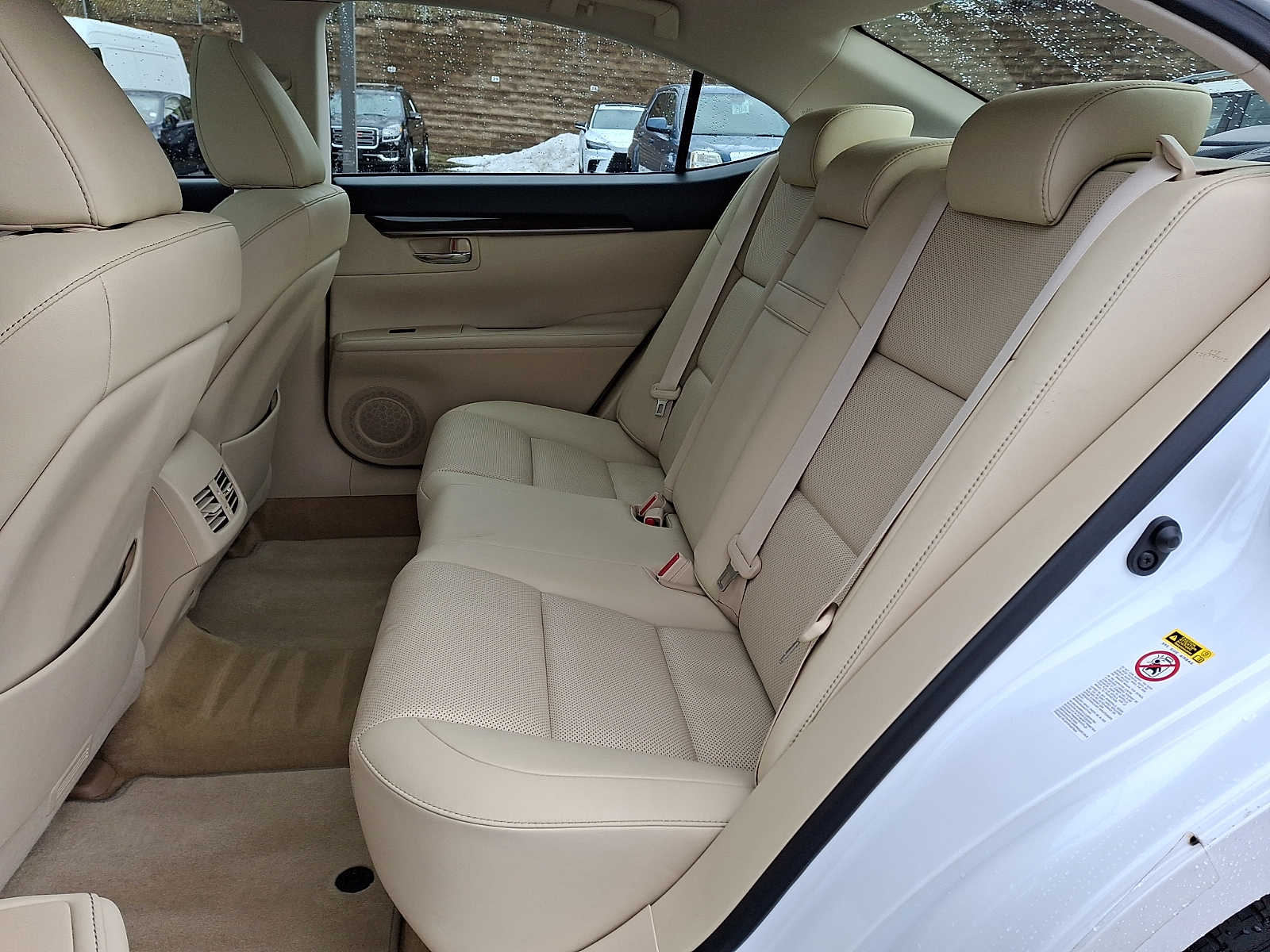 Thumbnail: 2015 Lexus ES - 8