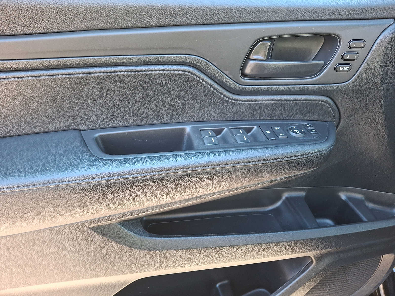 Thumbnail: 2023 Honda Odyssey - 9