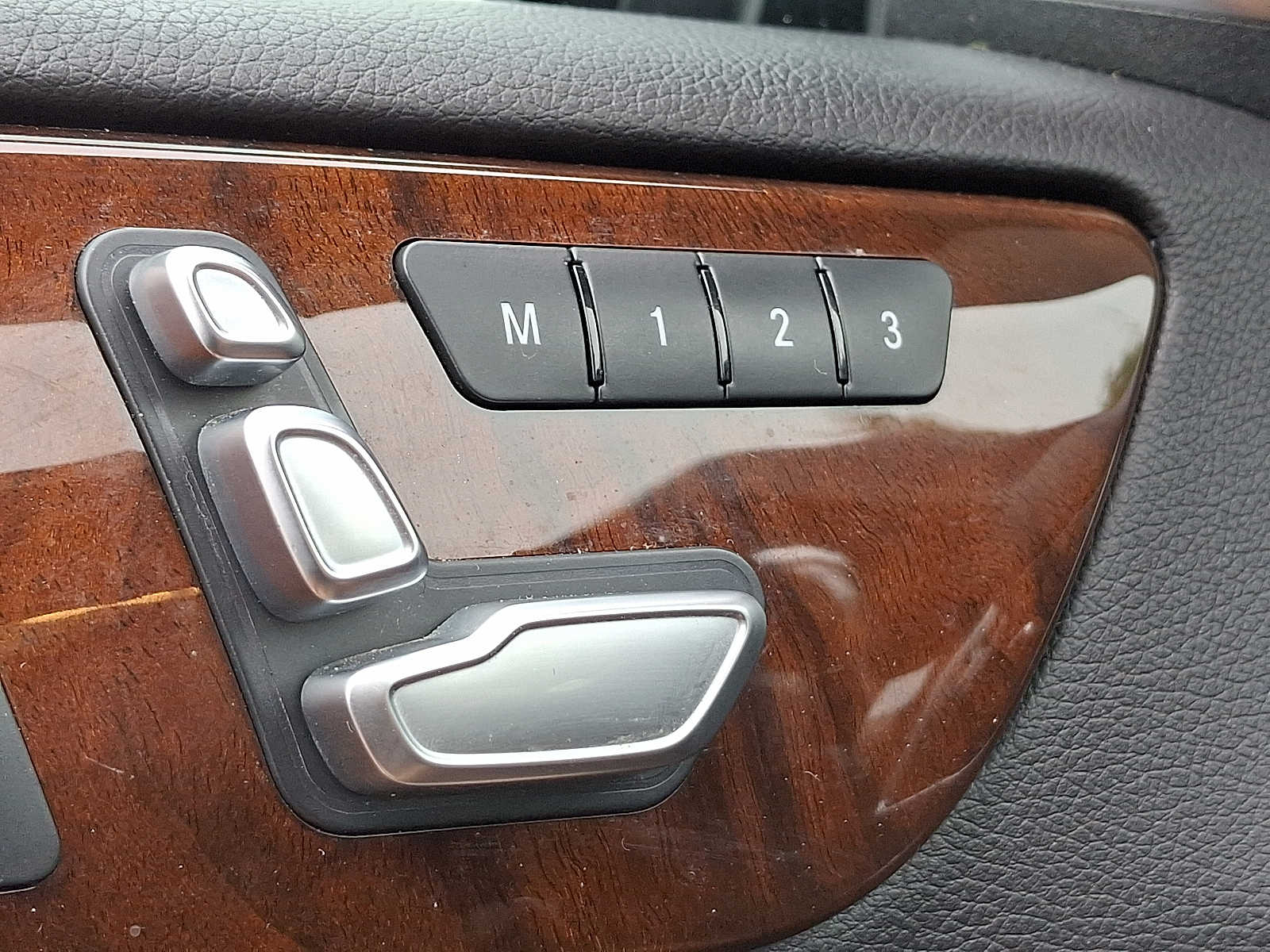 Thumbnail: 2017 Mercedes-Benz GLS - 22