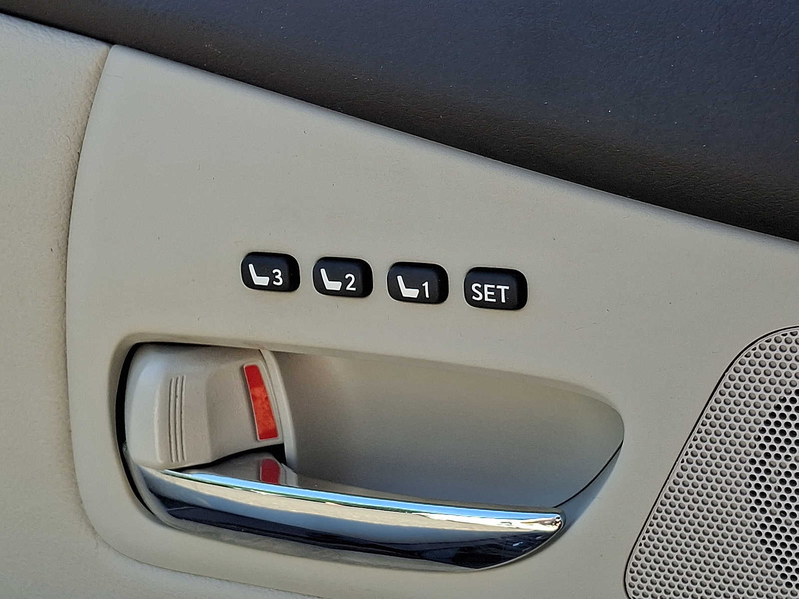 Thumbnail: 2012 Lexus RX - 24