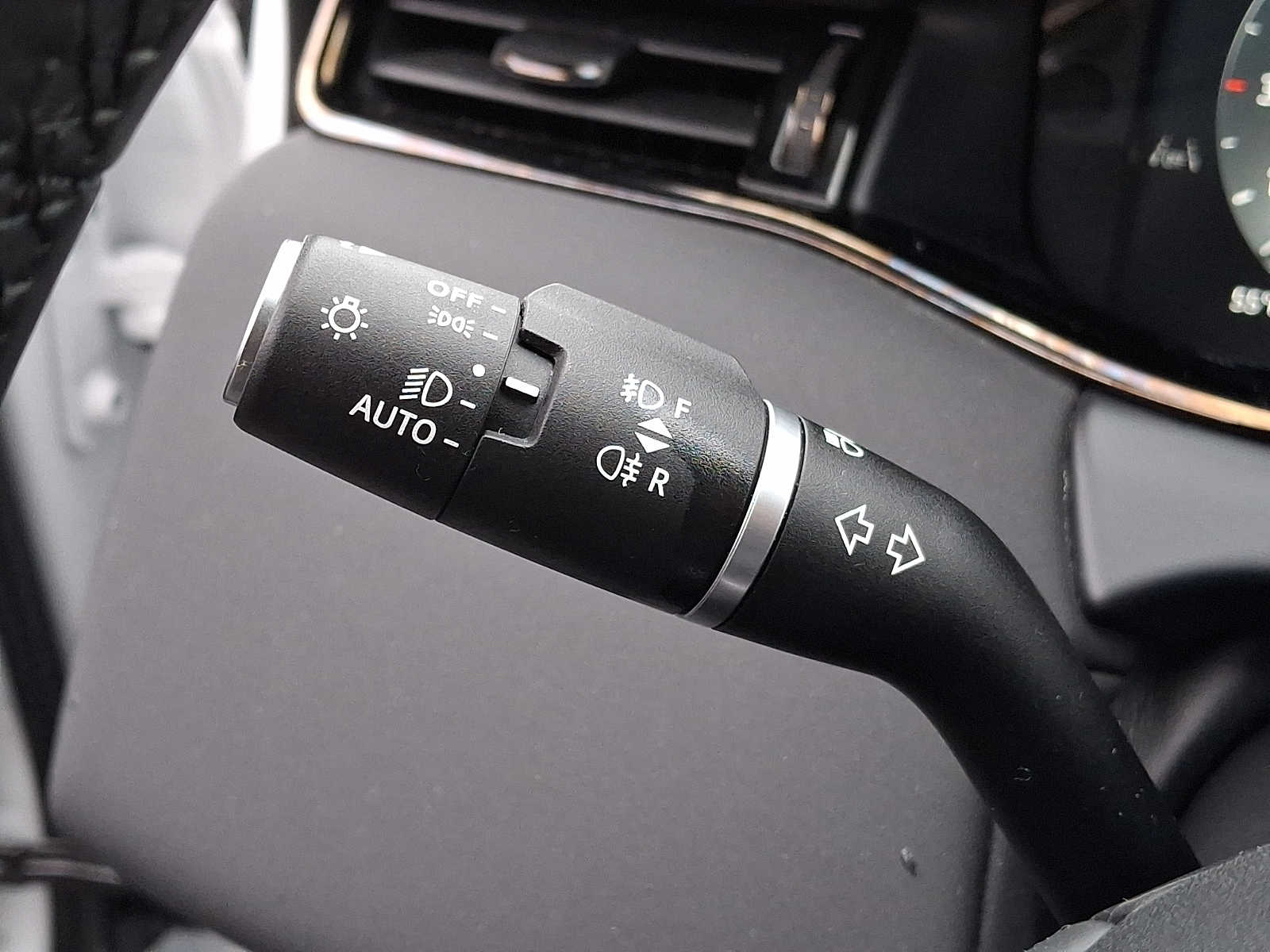 Thumbnail: 2024 Land Rover Range Rover Evoque - 19