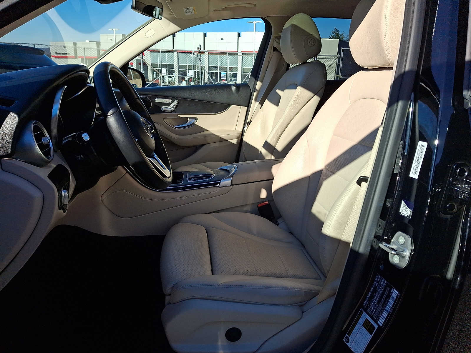 Thumbnail: 2021 Mercedes-Benz GLC - 9