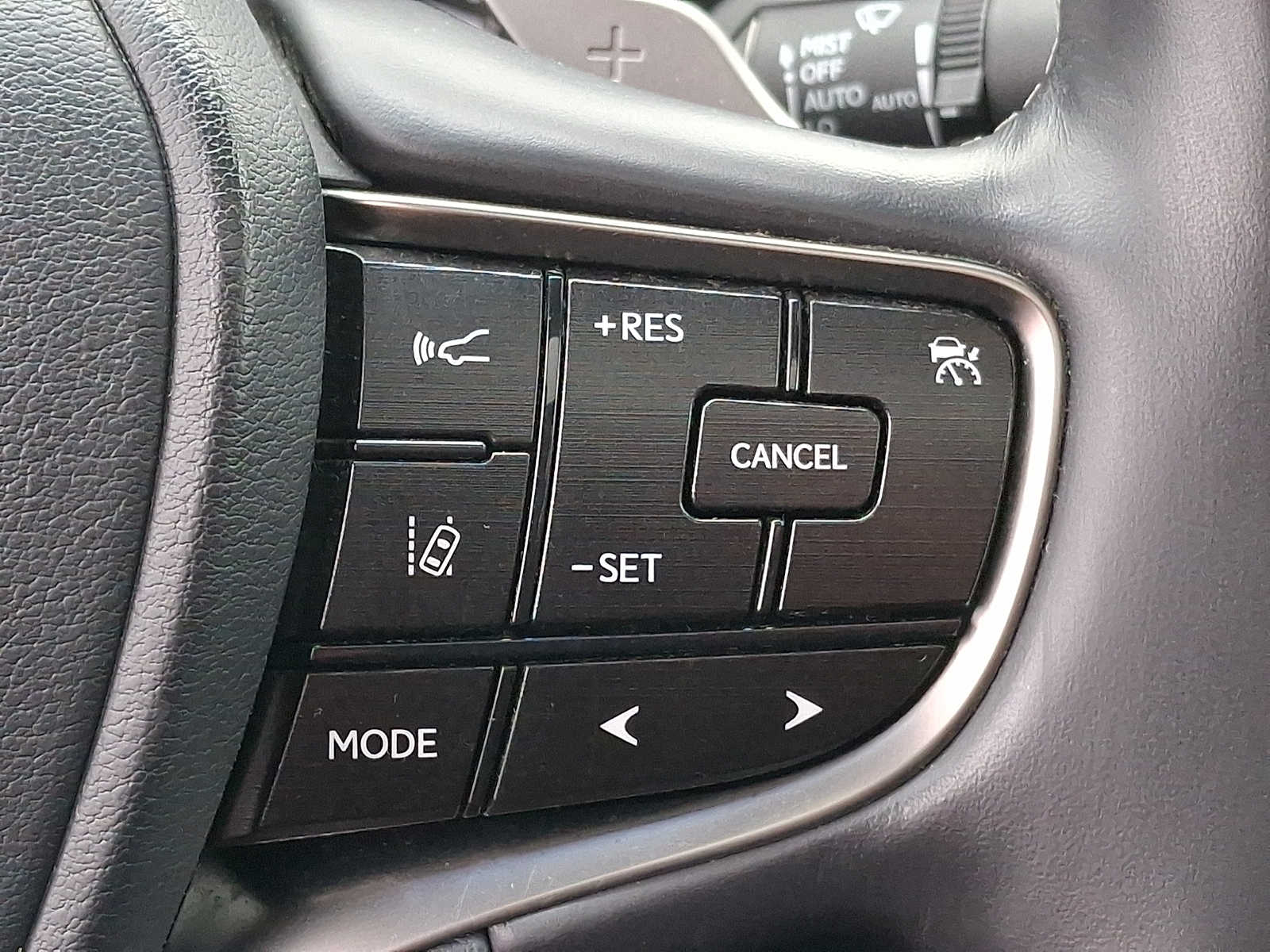 Thumbnail: 2020 Lexus ES - 17