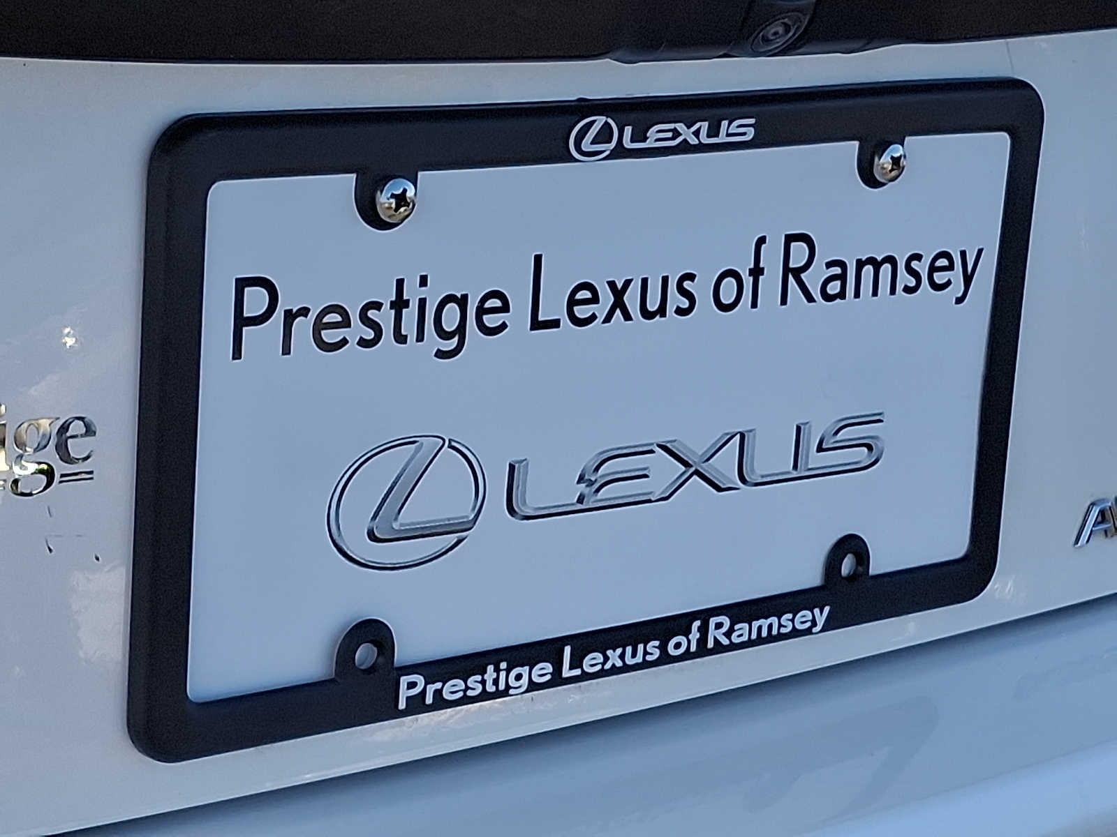 Thumbnail: 2021 Lexus ES - 30