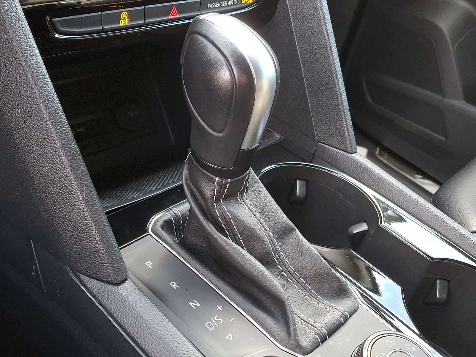 Thumbnail: 2022 Volkswagen Atlas - 14