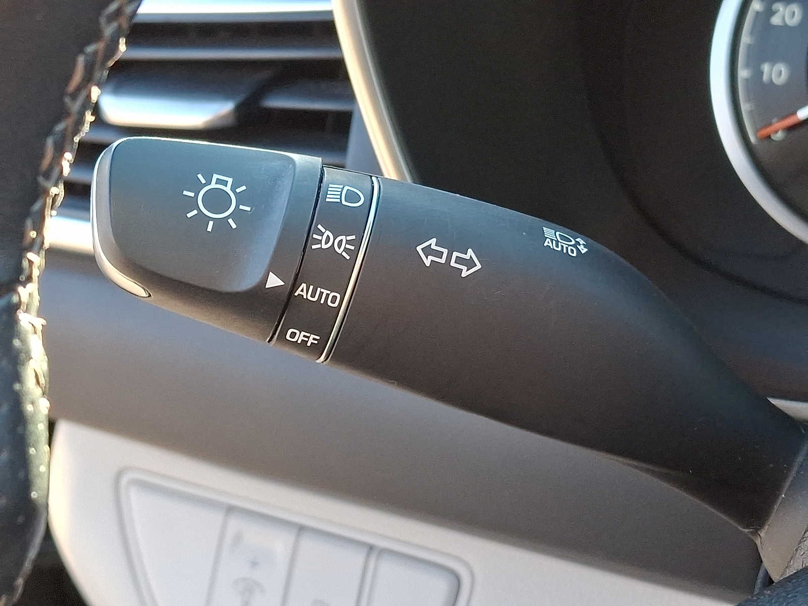 Thumbnail: 2023 Genesis G70 - 20