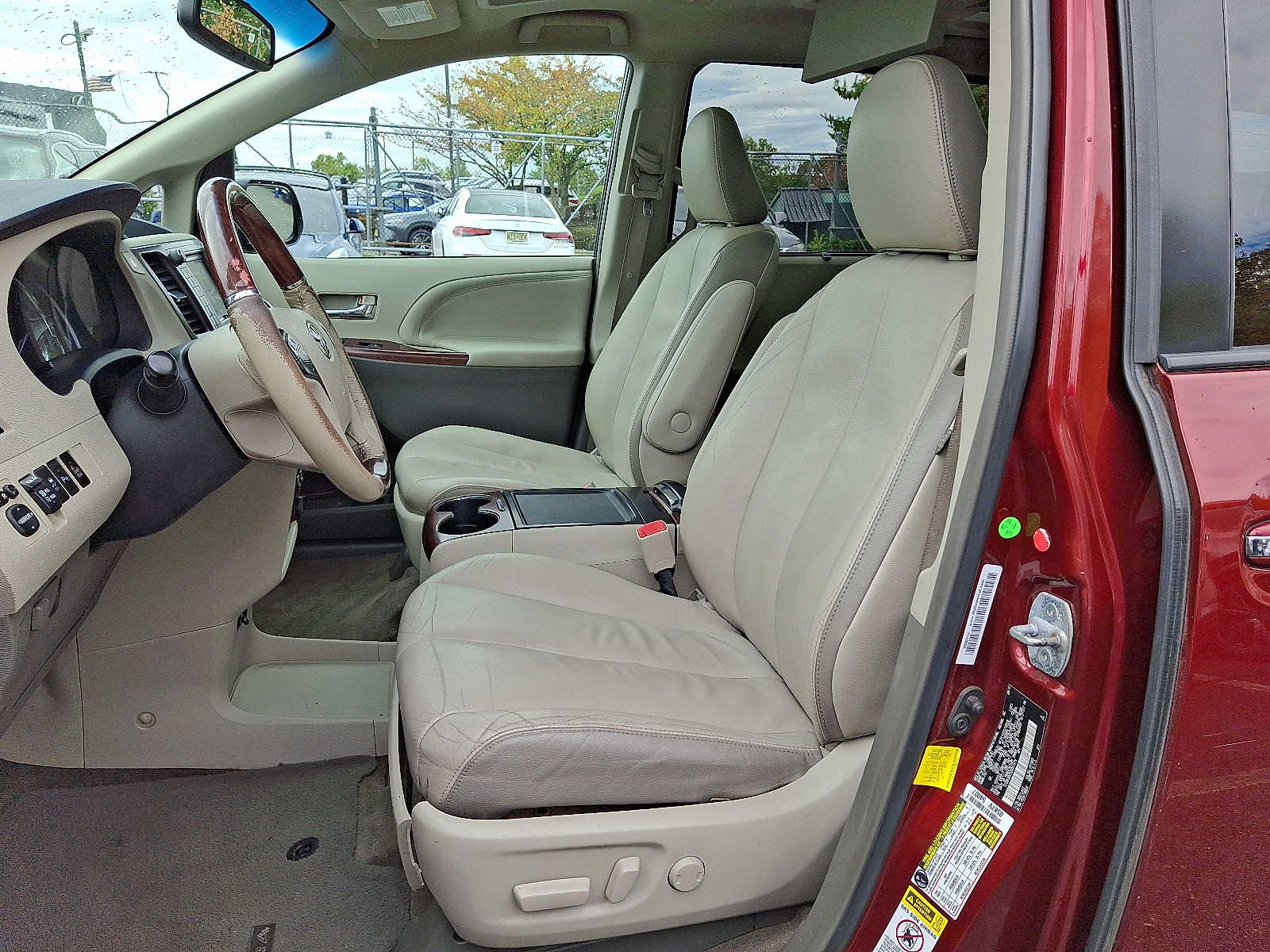 Thumbnail: 2013 Toyota Sienna - 12