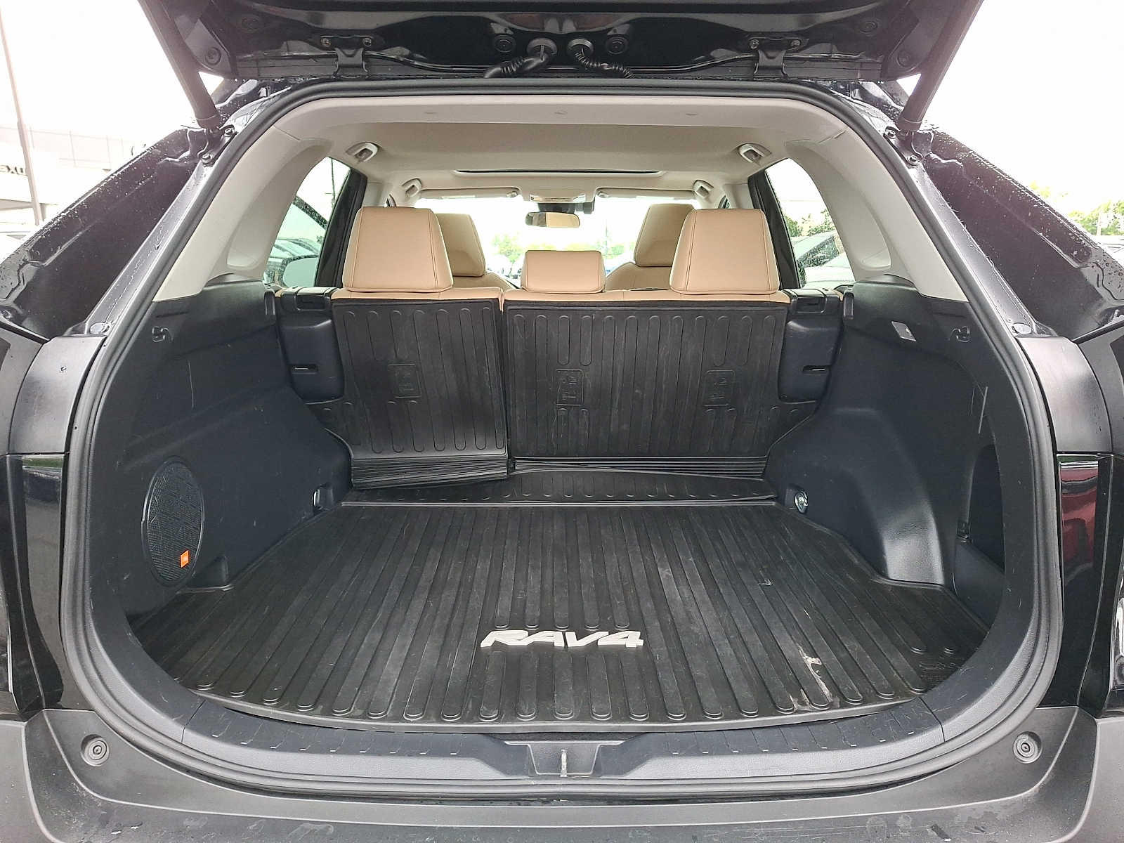 Thumbnail: 2019 Toyota RAV4 - 28