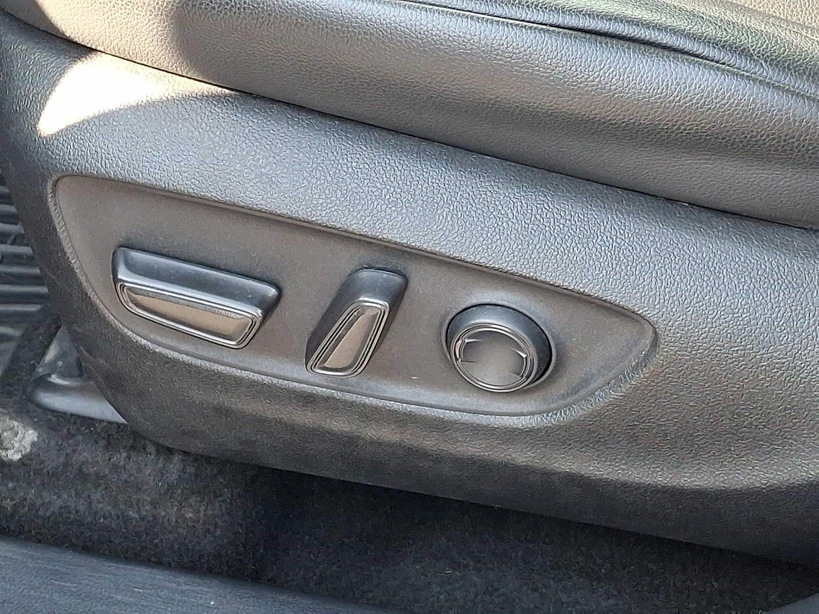 Thumbnail: 2023 Toyota Highlander - 13