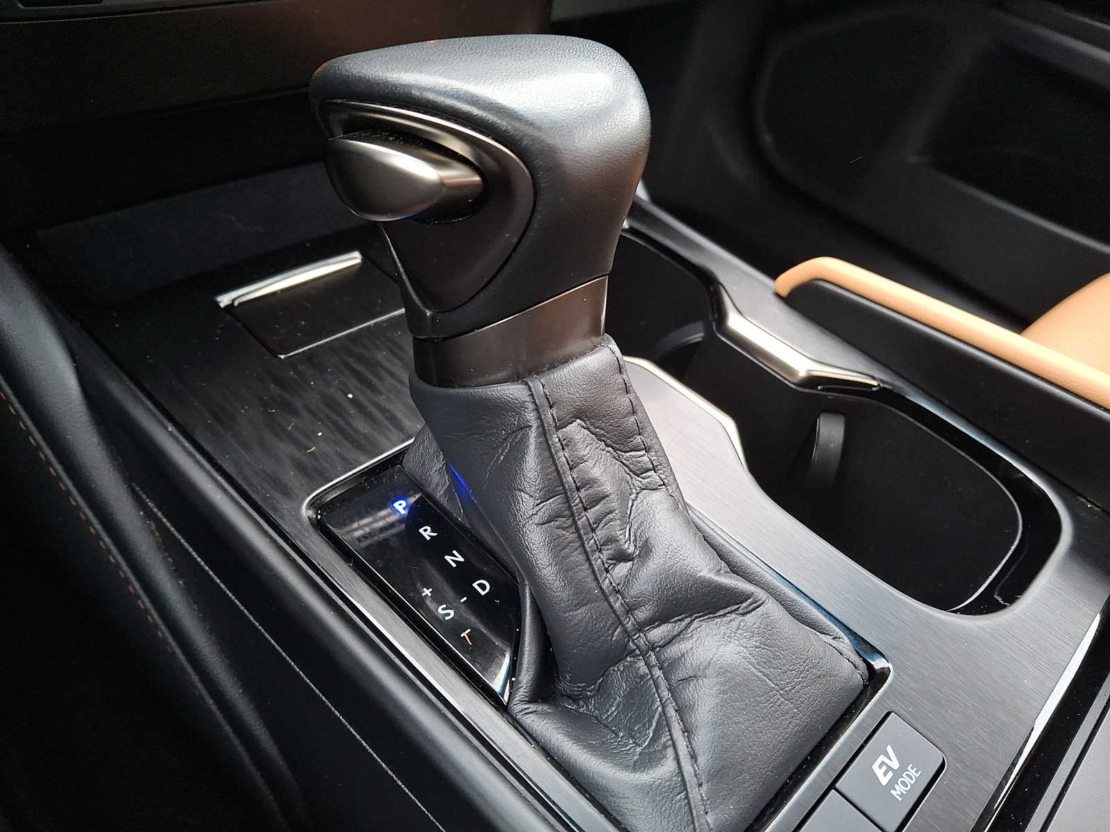 Thumbnail: 2024 Lexus ES - 13