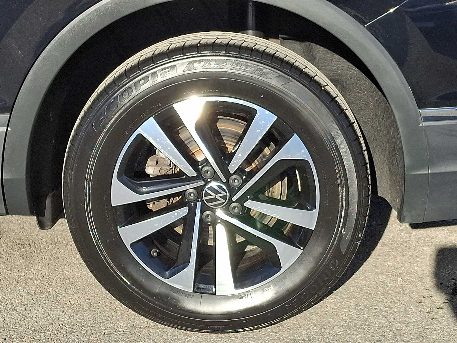 Thumbnail: 2022 Volkswagen Tiguan - 6