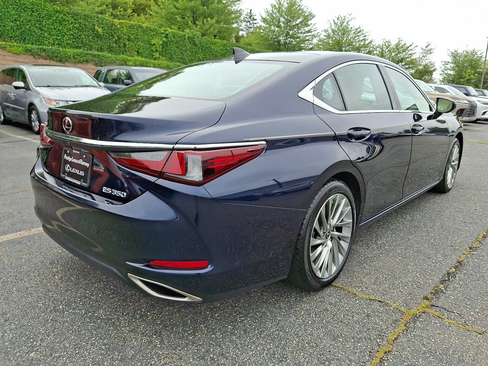 Thumbnail: 2022 Lexus ES - 4