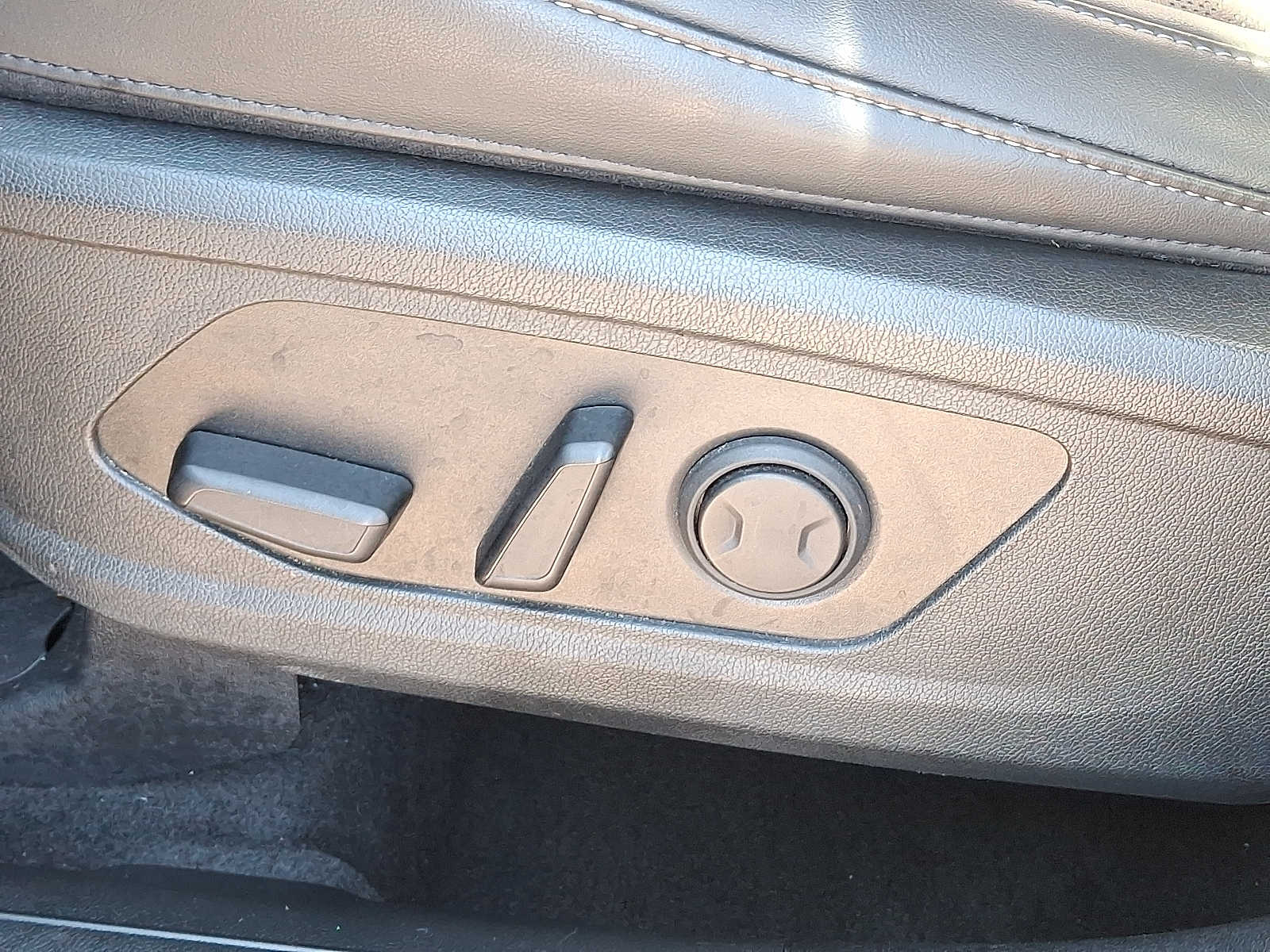 Thumbnail: 2022 Kia Sorento - 12