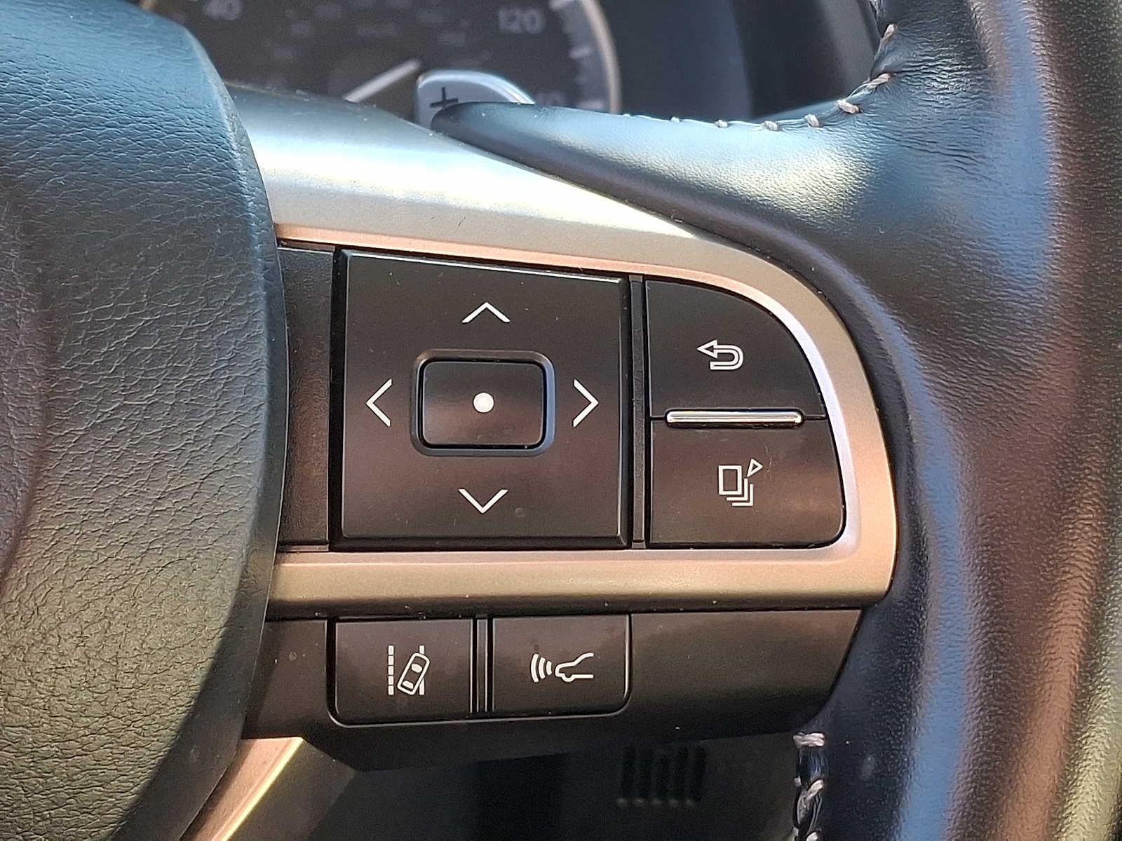 Thumbnail: 2021 Lexus RX - 18