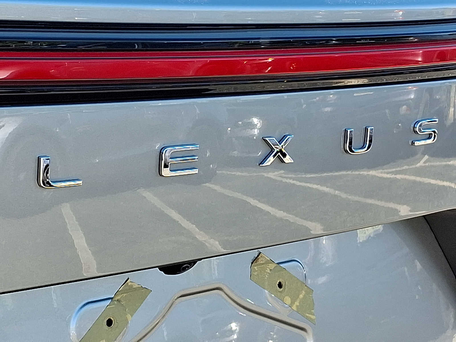 Thumbnail: 2025 Lexus ES - 28