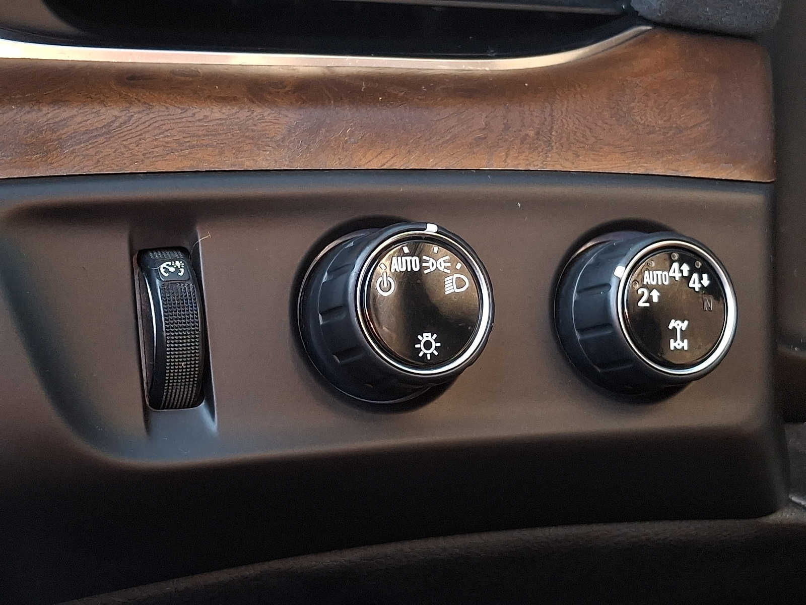 Thumbnail: 2017 Cadillac Escalade - 23