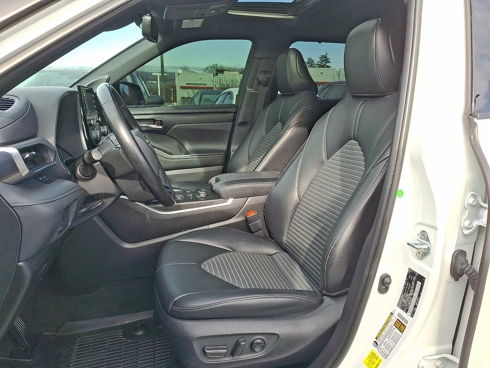 Thumbnail: 2021 Toyota Highlander - 10