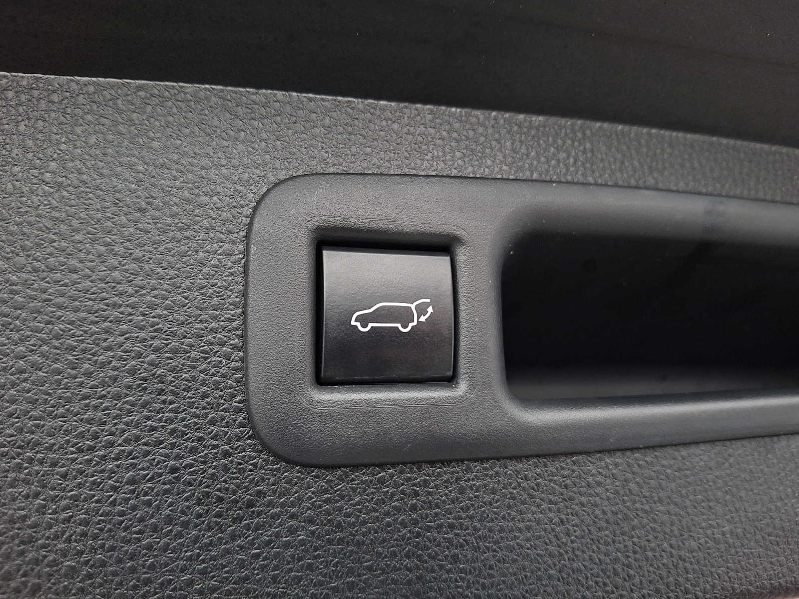 Thumbnail: 2022 Toyota Highlander - 27