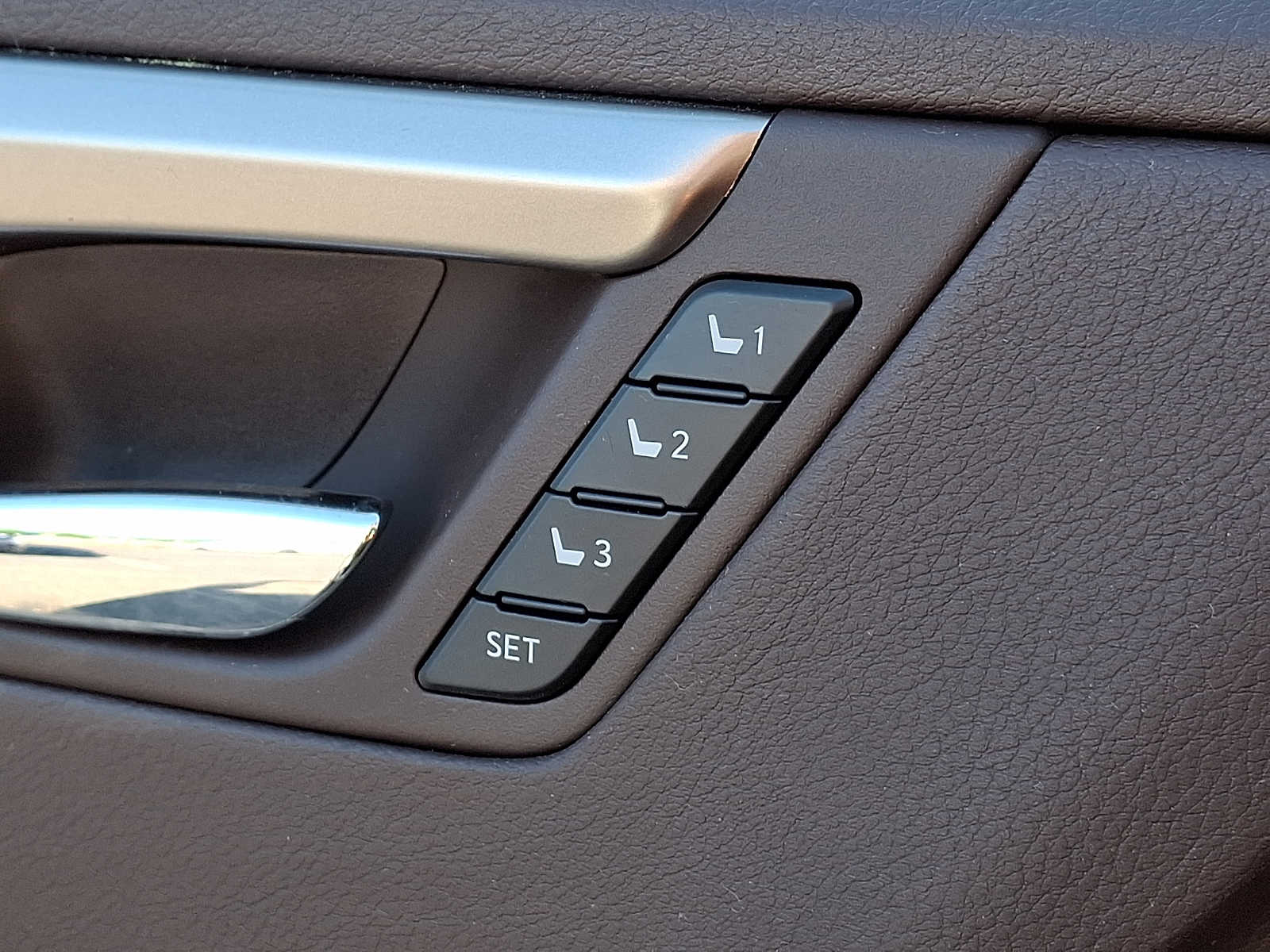 Thumbnail: 2018 Lexus RX - 23