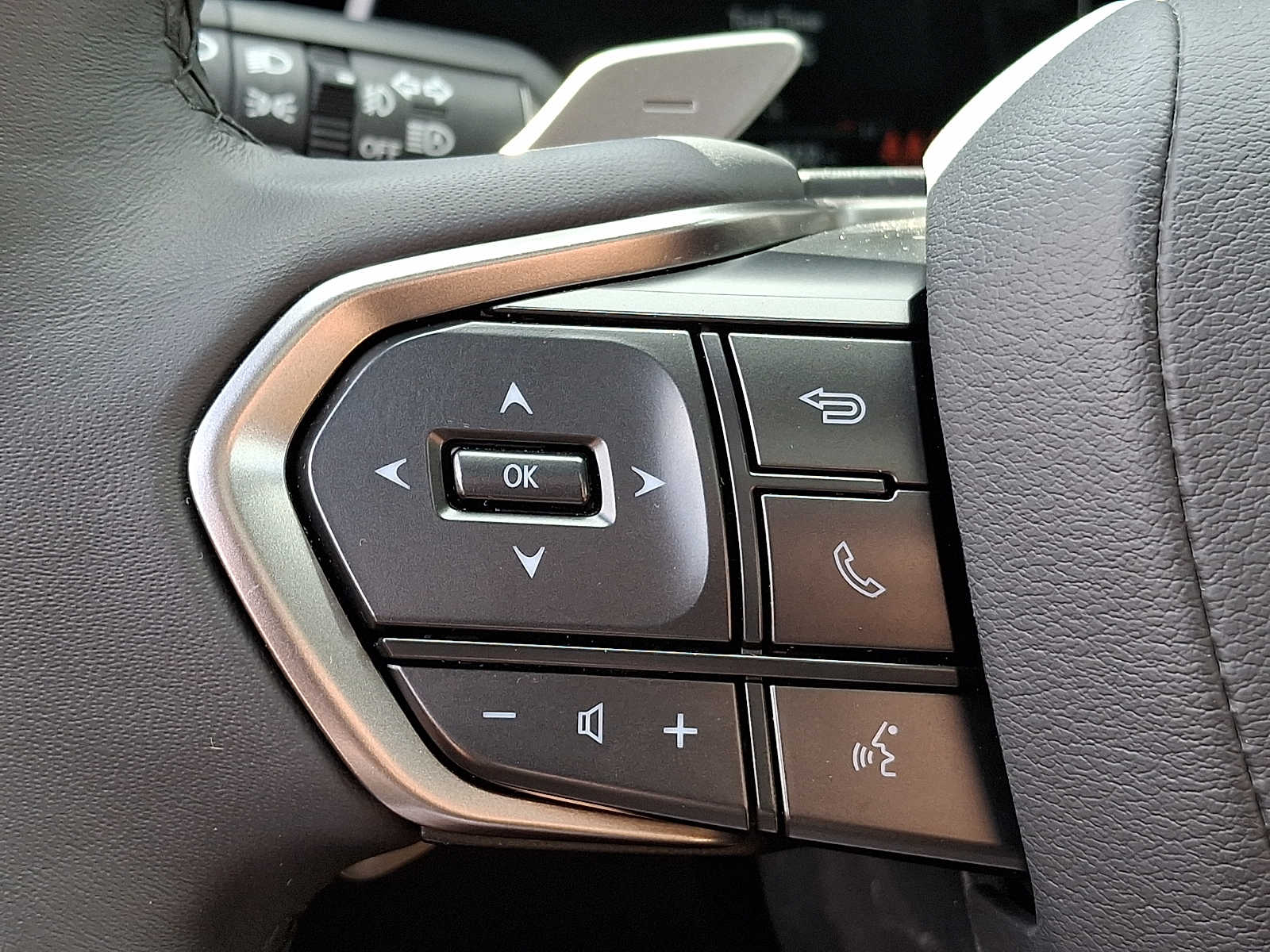 Thumbnail: 2025 Lexus RX - 18