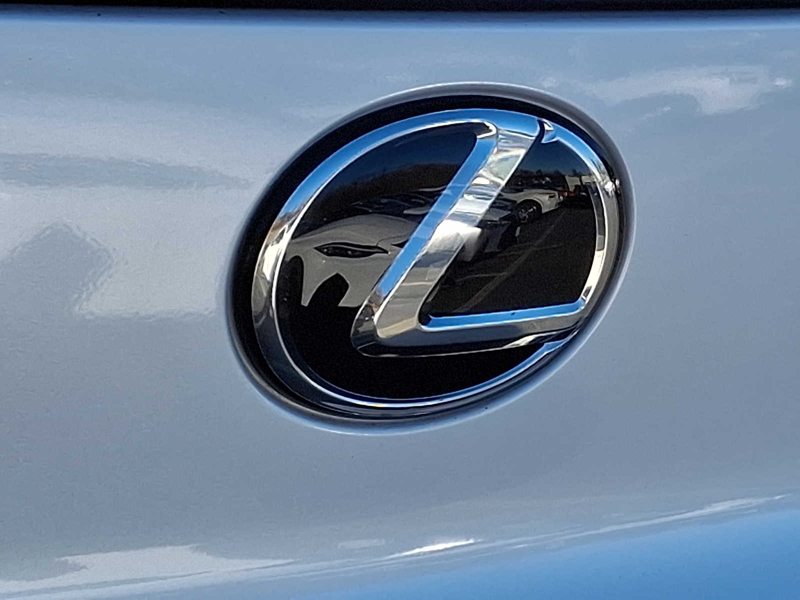 Thumbnail: 2022 Lexus UX - 29