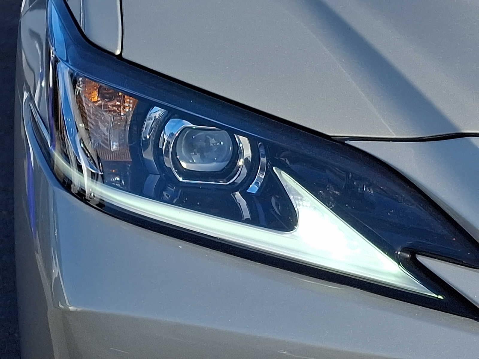 Thumbnail: 2025 Lexus ES - 8