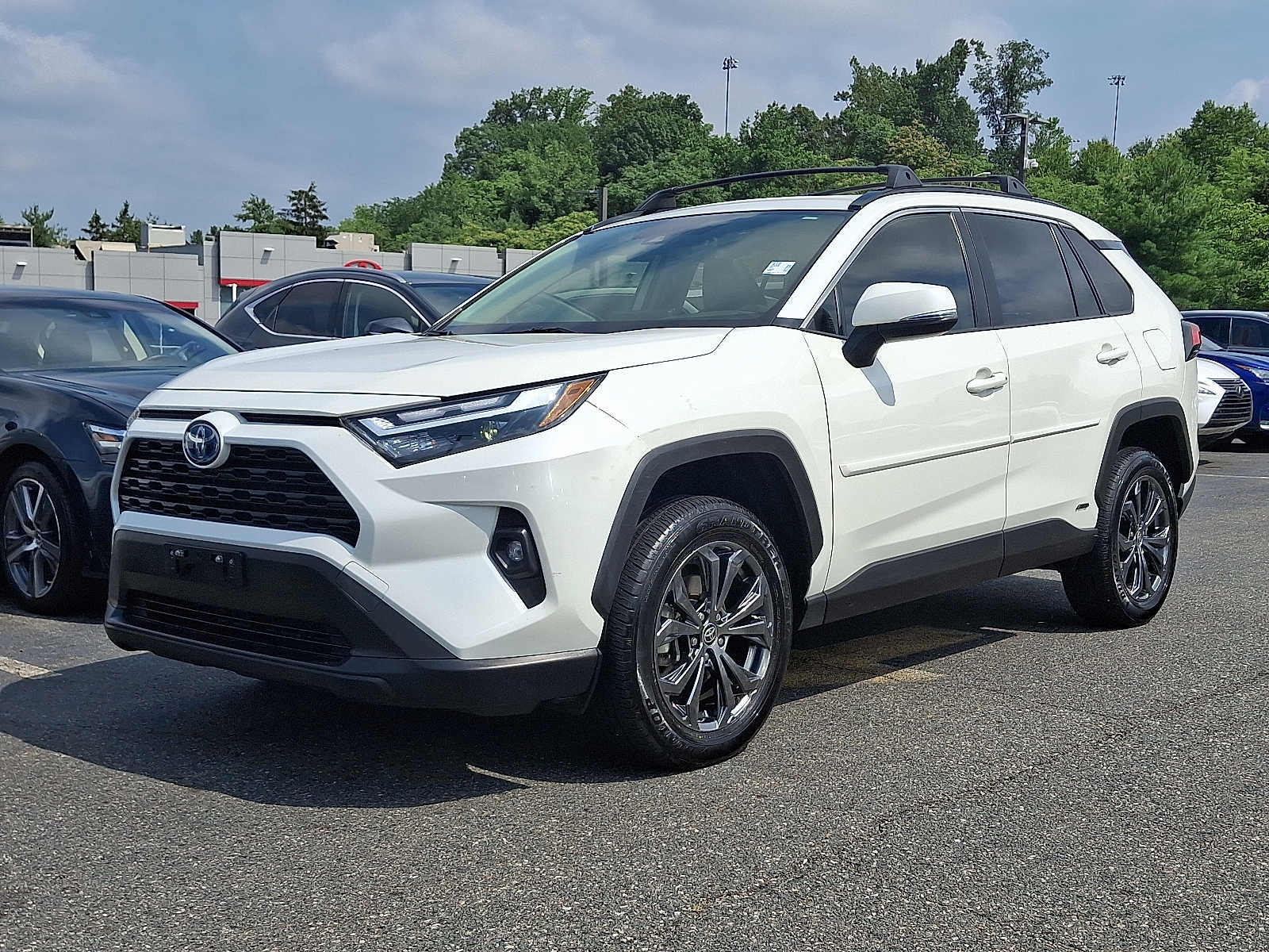 Thumbnail: 2022 Toyota RAV4 - 1