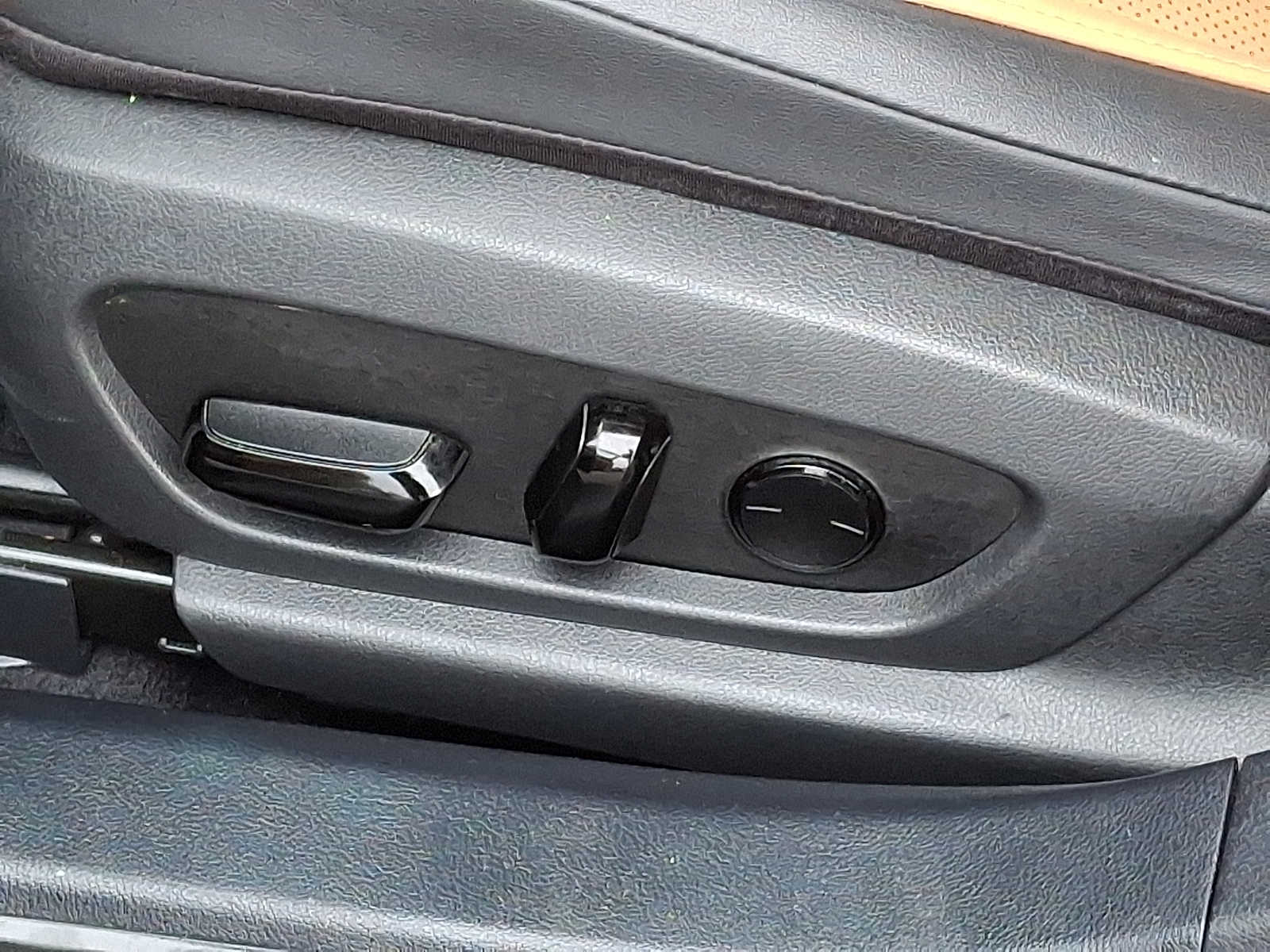 Thumbnail: 2022 Lexus ES - 10