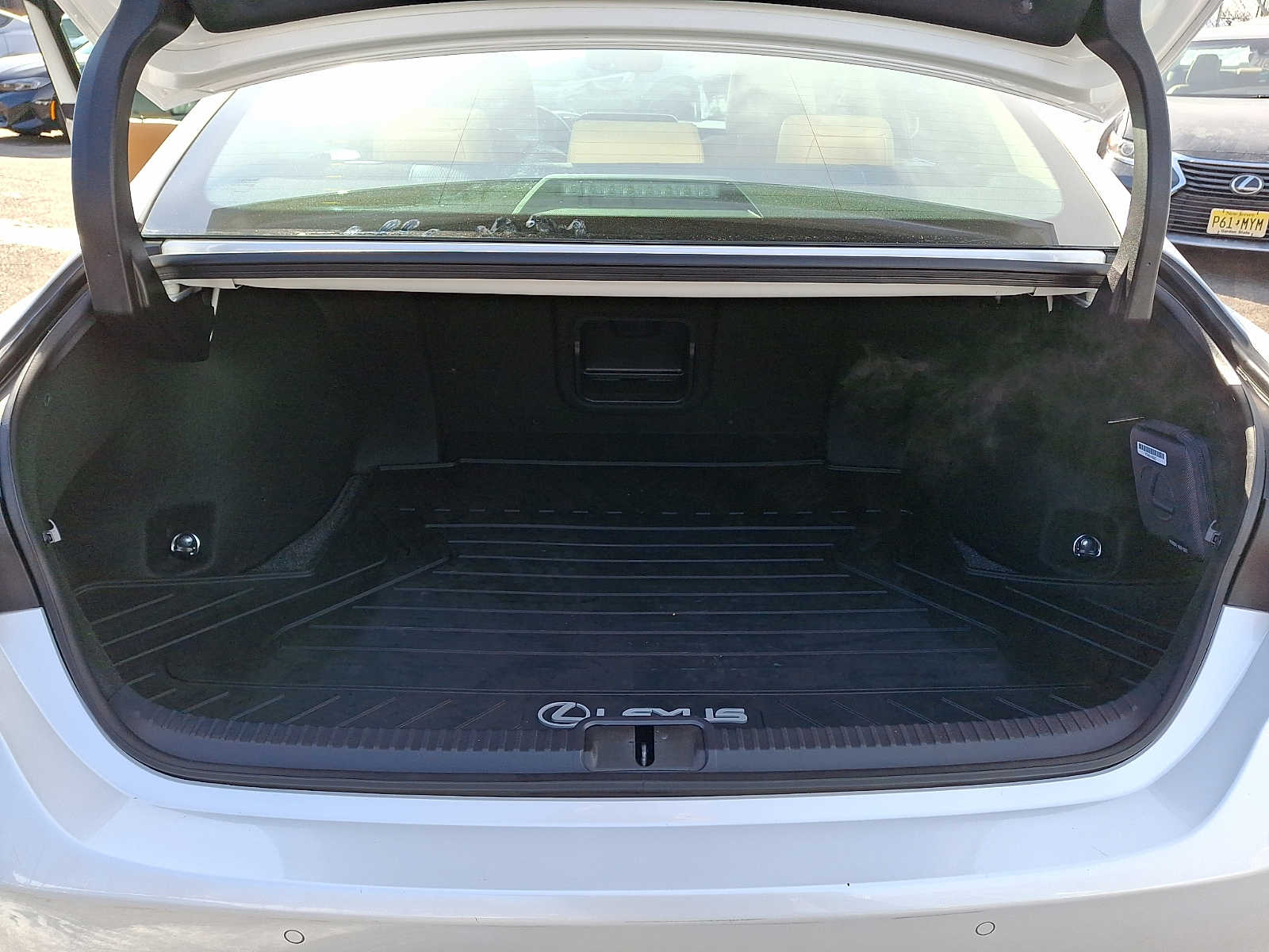 Thumbnail: 2023 Lexus ES - 27