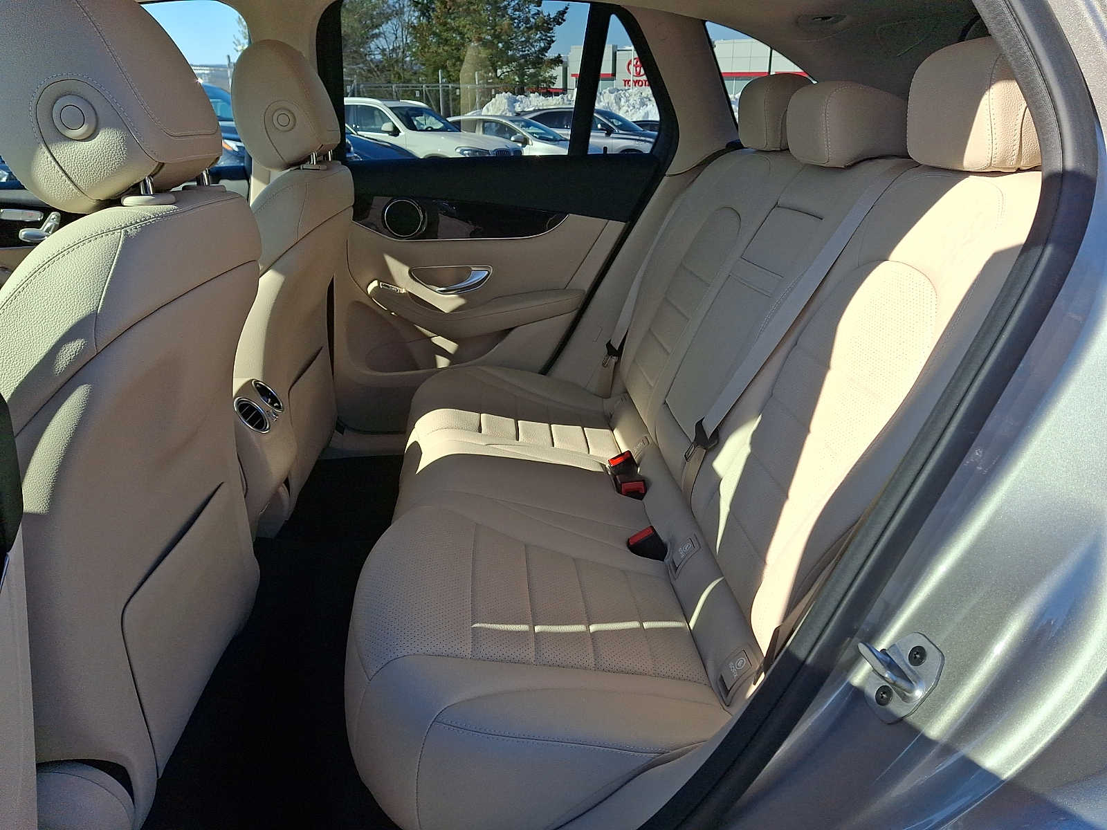 Thumbnail: 2022 Mercedes-Benz GLC - 8