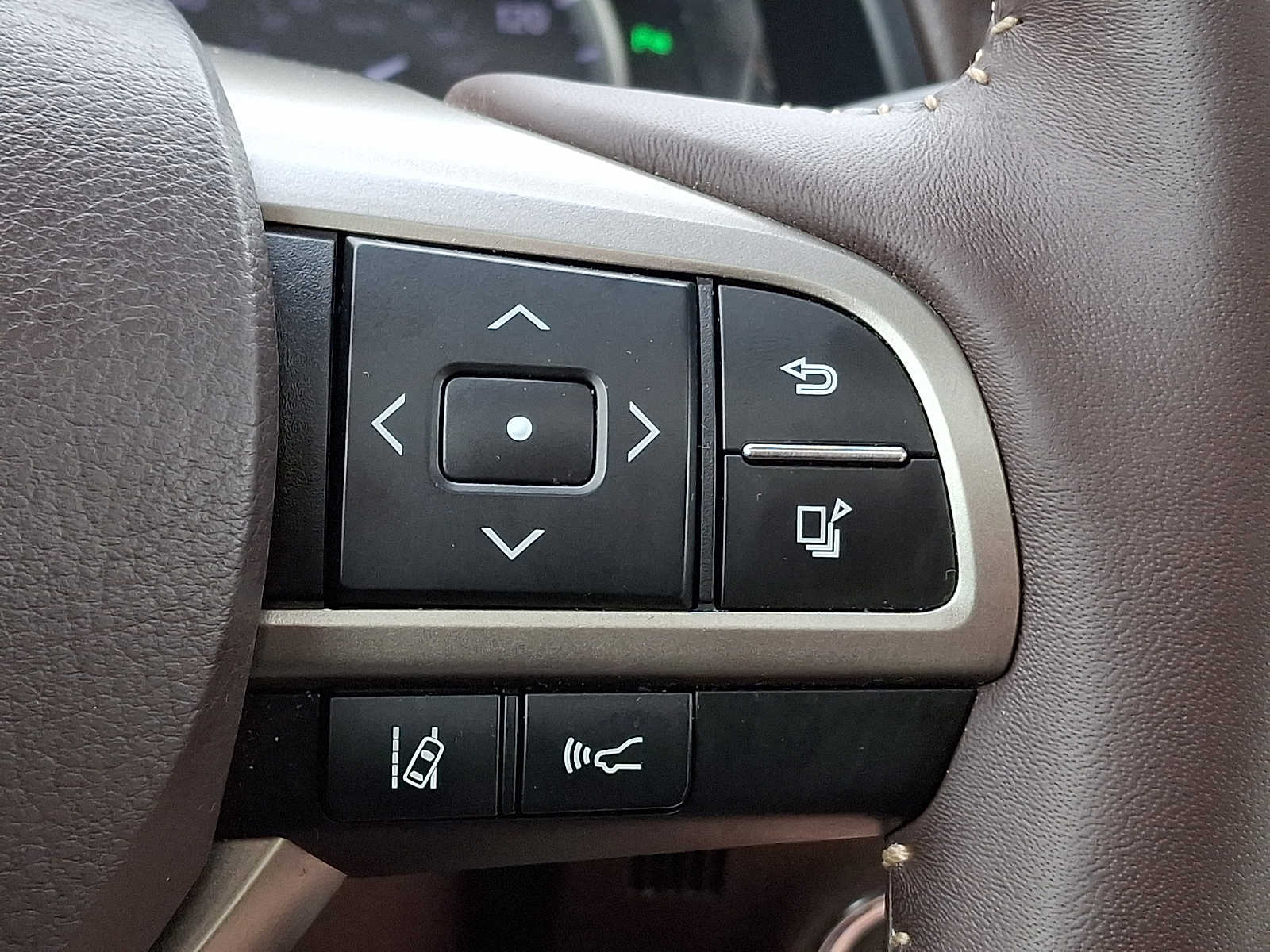 Thumbnail: 2018 Lexus RX - 19