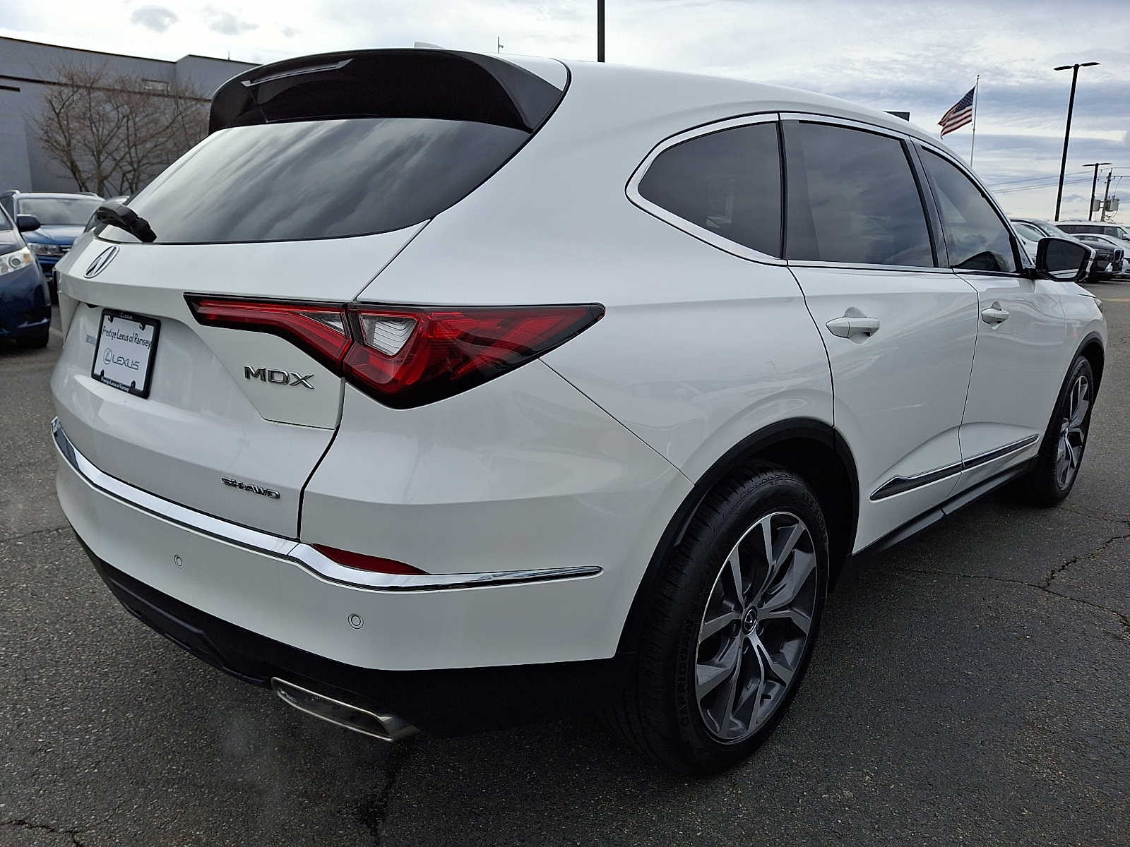 Thumbnail: 2023 Acura MDX - 4