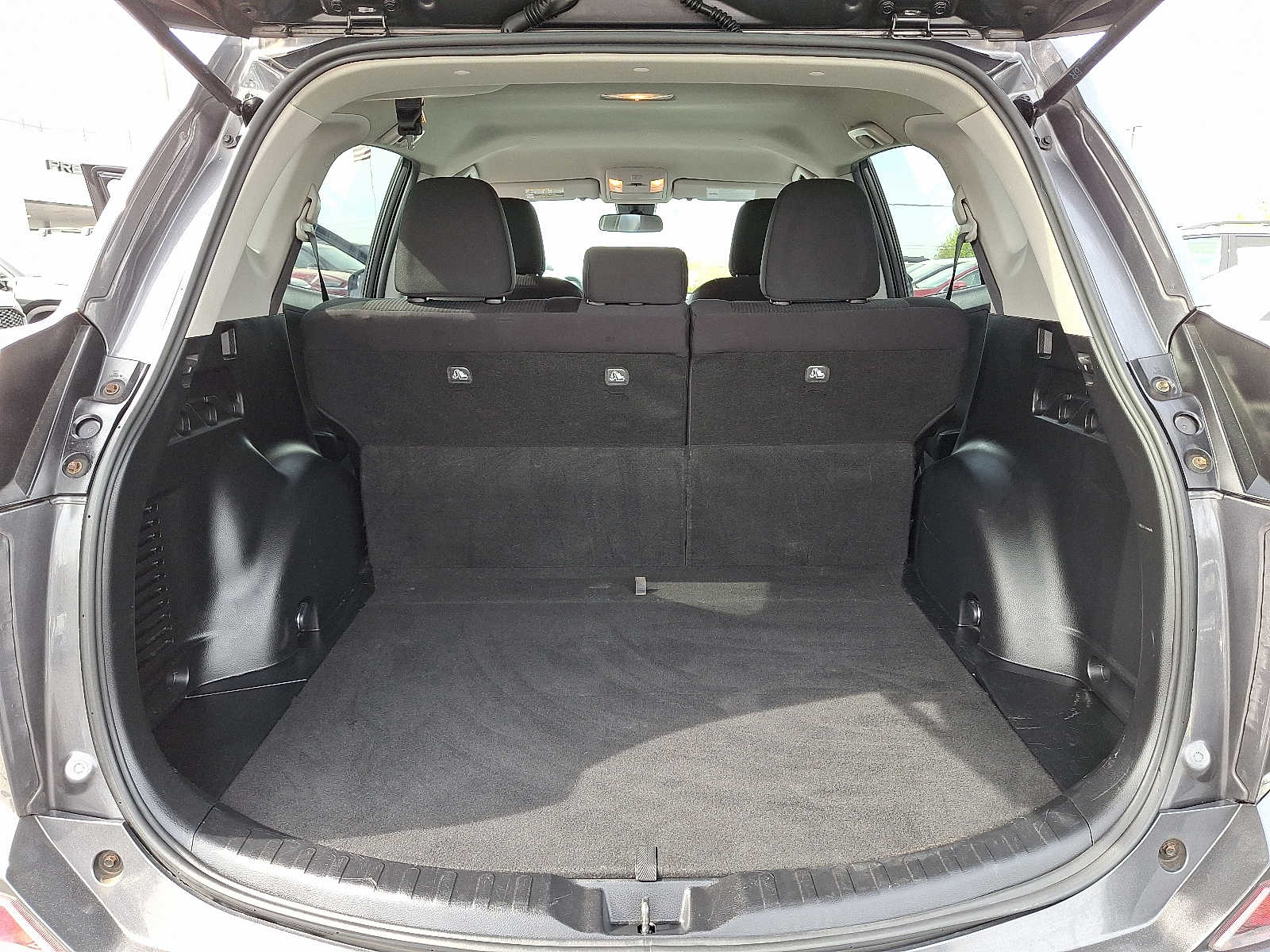 Thumbnail: 2018 Toyota RAV4 - 26