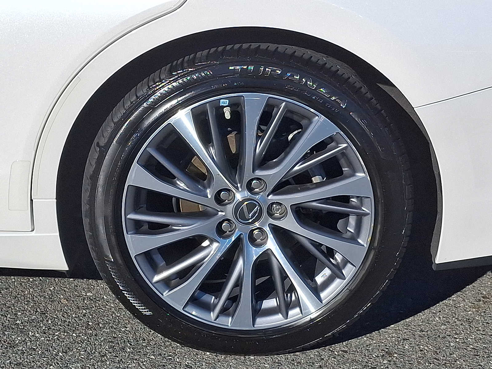 Thumbnail: 2020 Lexus ES - 7