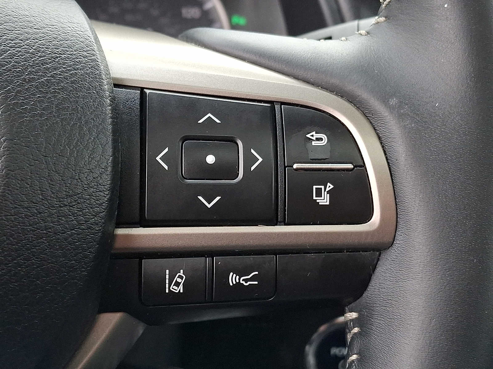 Thumbnail: 2016 Lexus RX - 20