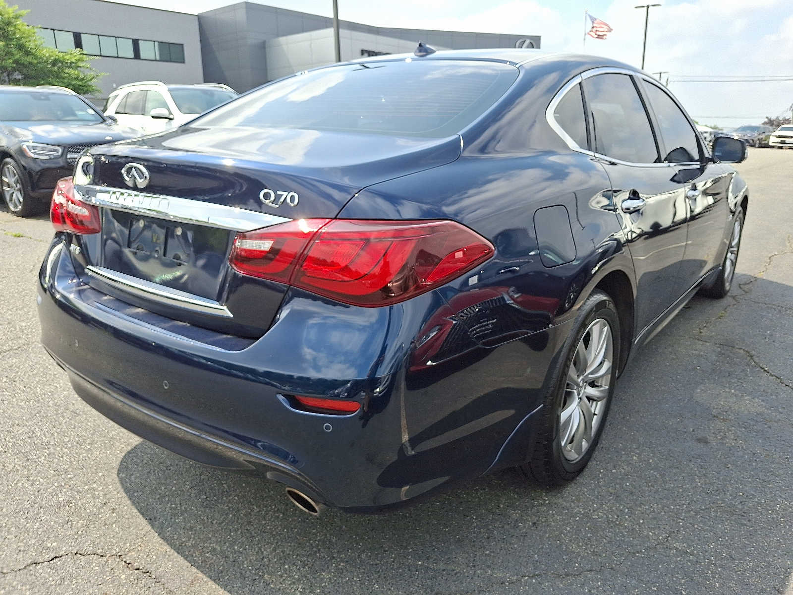 Thumbnail: 2018 INFINITI Q70 - 4