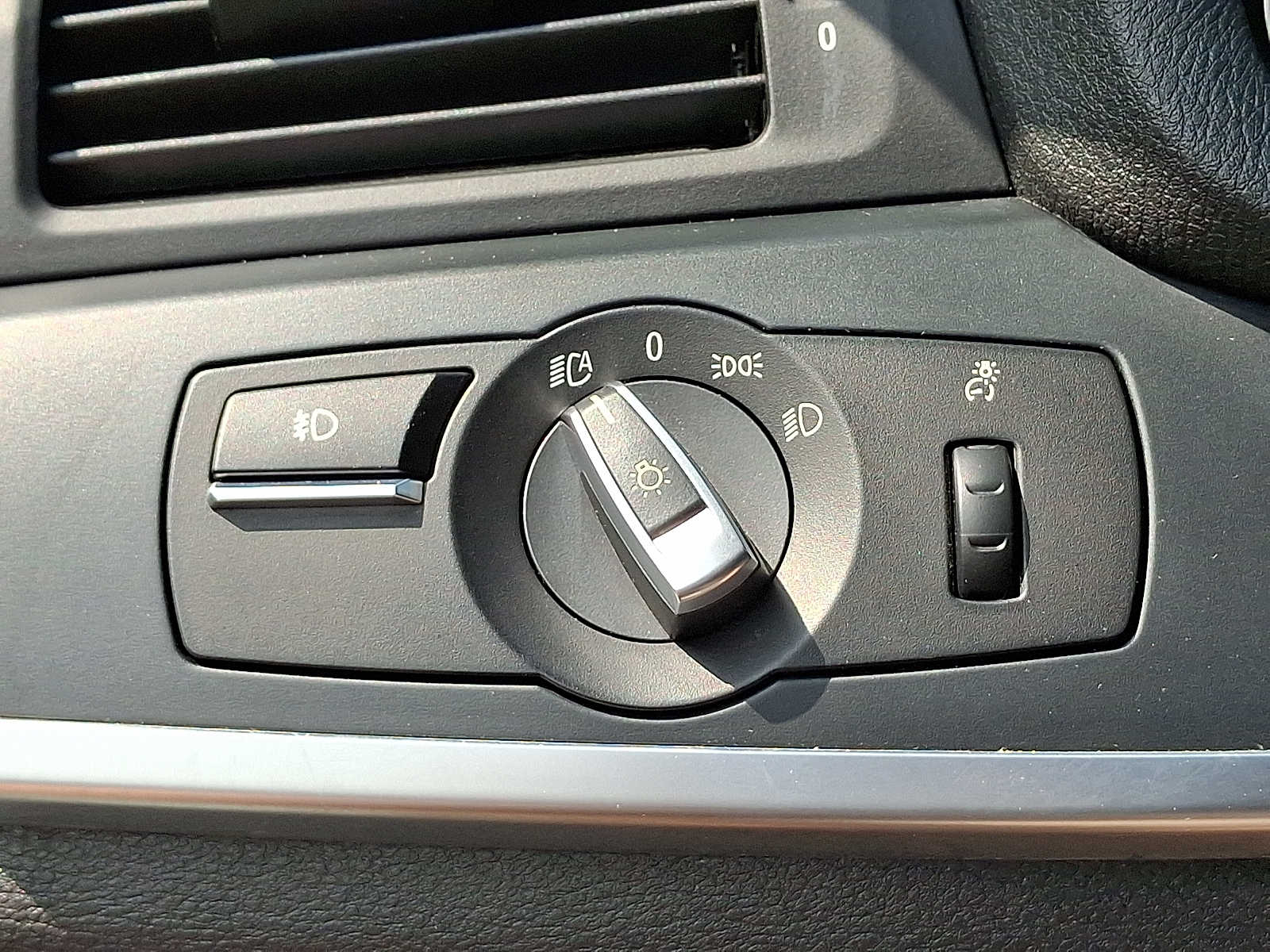 Thumbnail: 2011 BMW X3 - 21