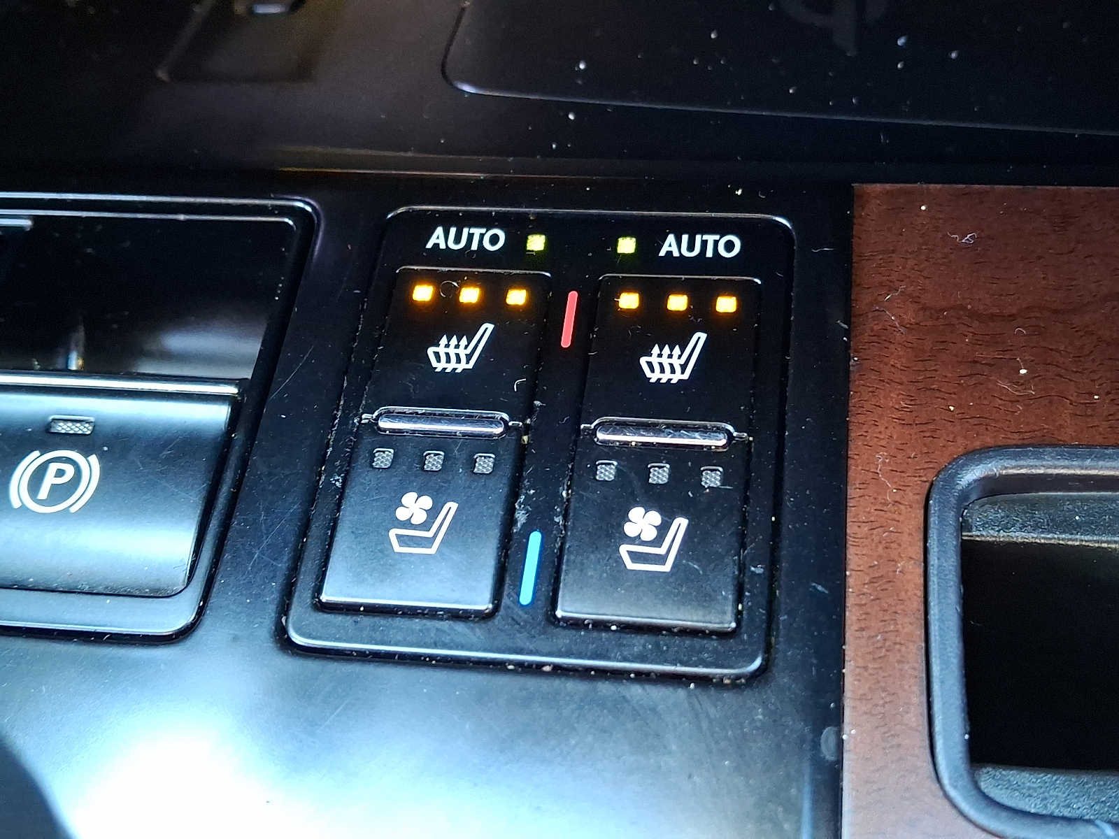 Thumbnail: 2021 Lexus RX - 19