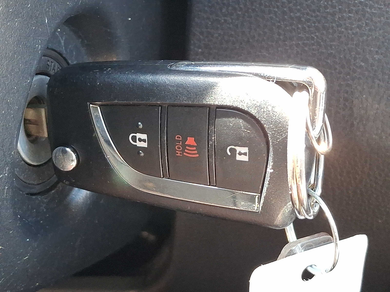 2020 Toyota RAV4 LE 20